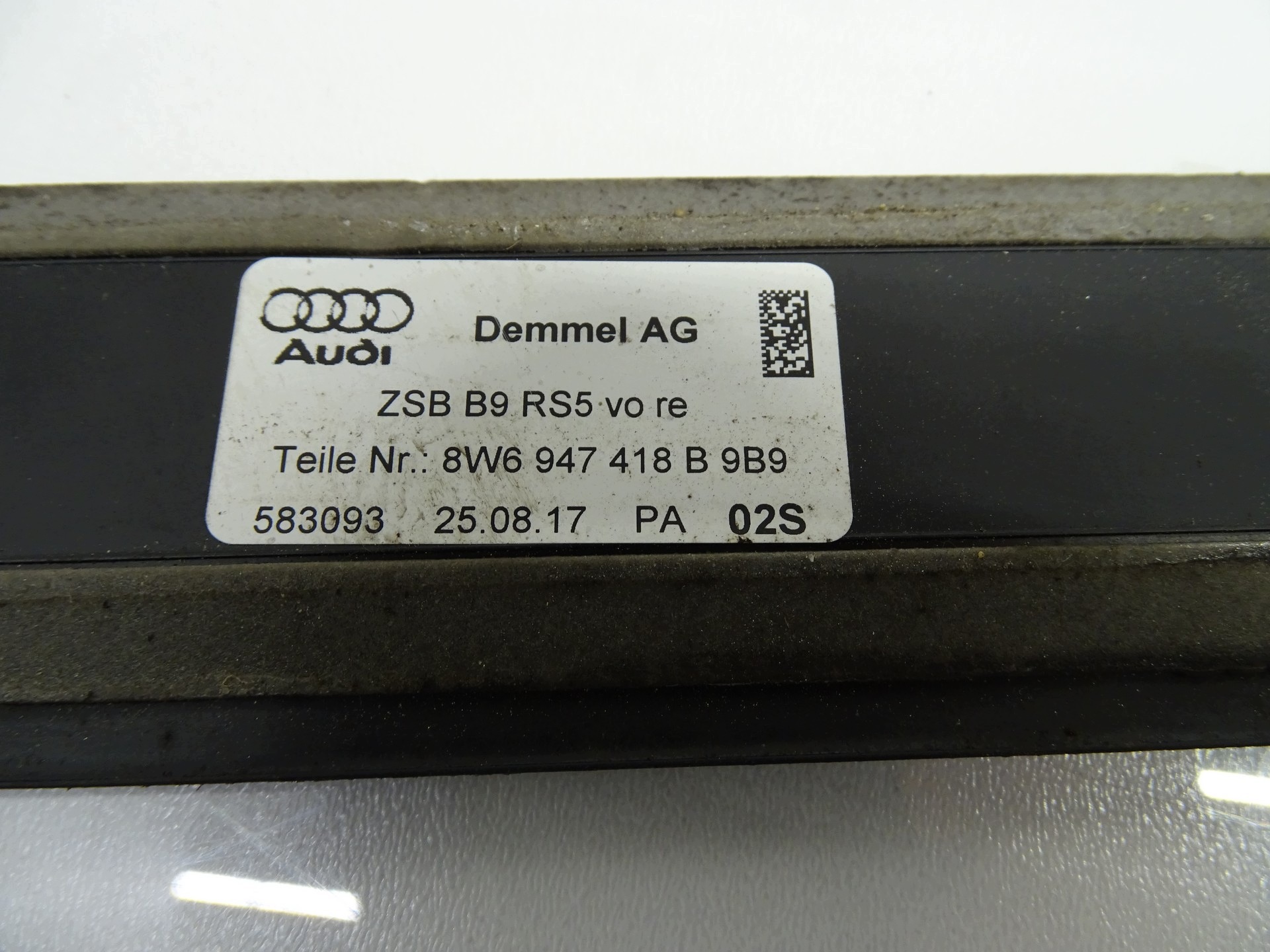 moulding threshold LED right side AUDI A5 / S5 / RS5 8W6947418B