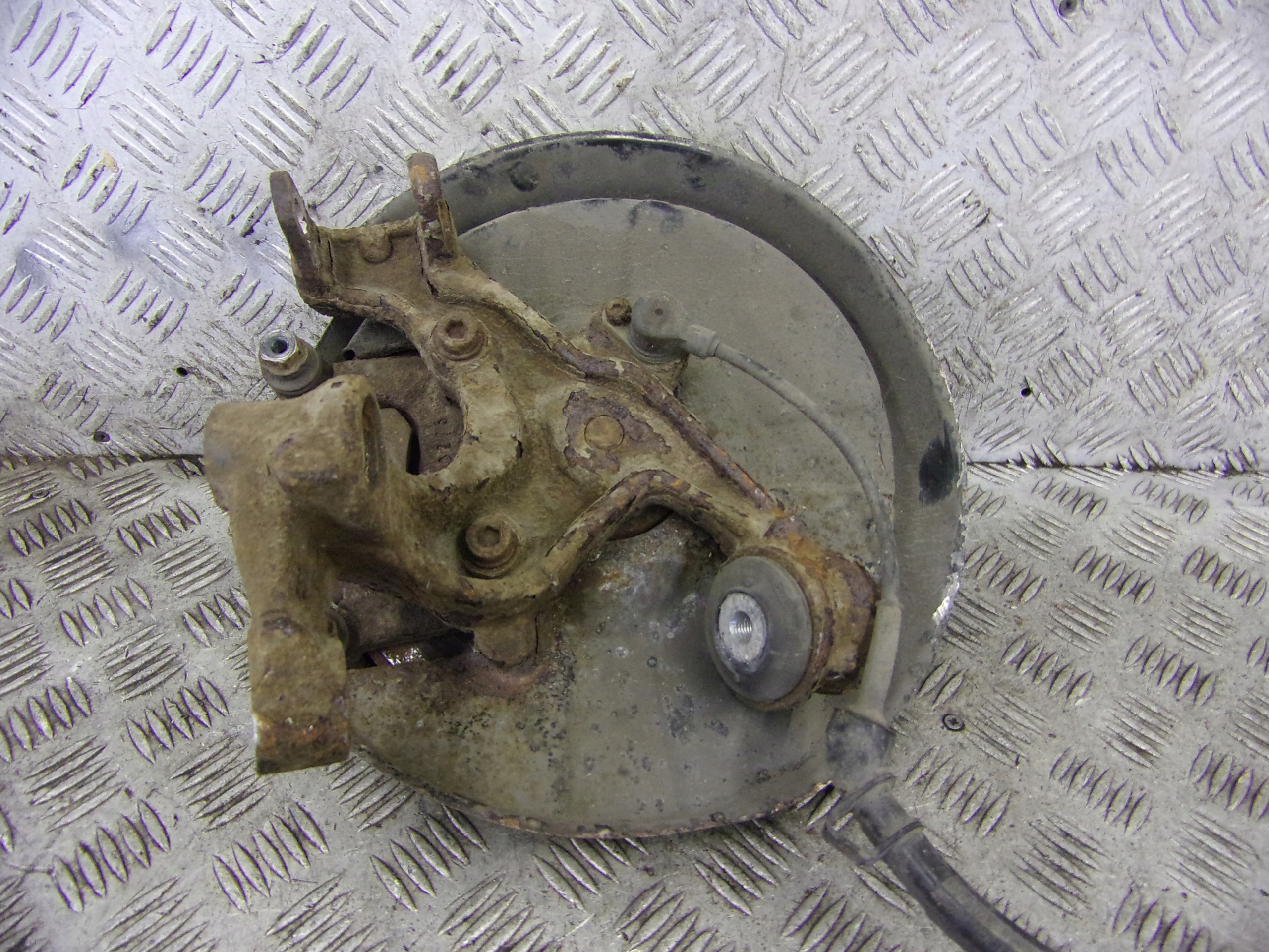otoč čepu levý záď ABS AUDI A4 B6