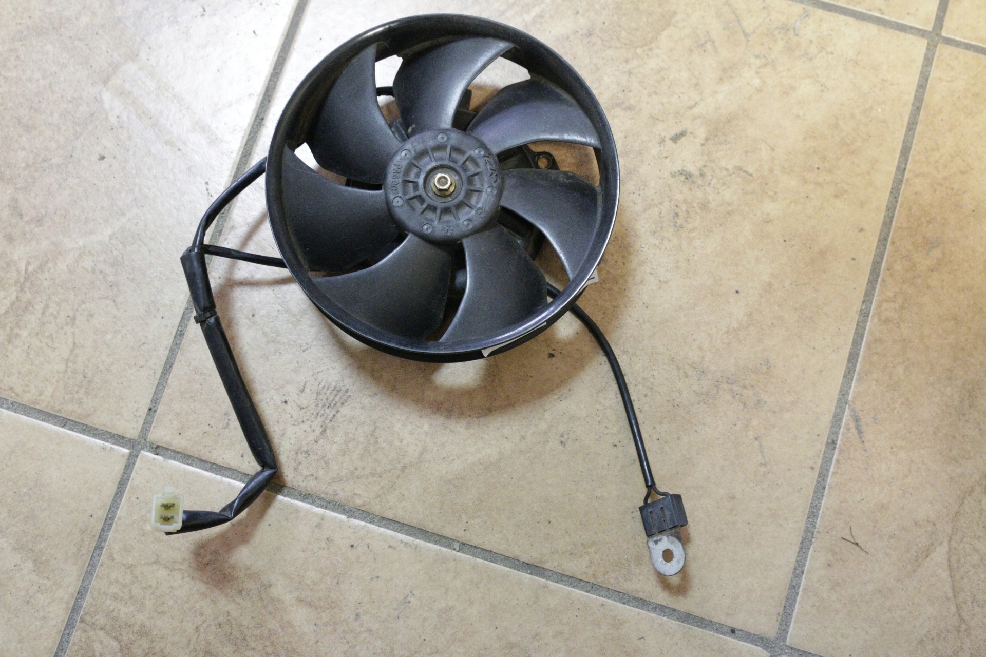 1 - Honda Goldwing GL1800 вентилятор радіатора 2001-05