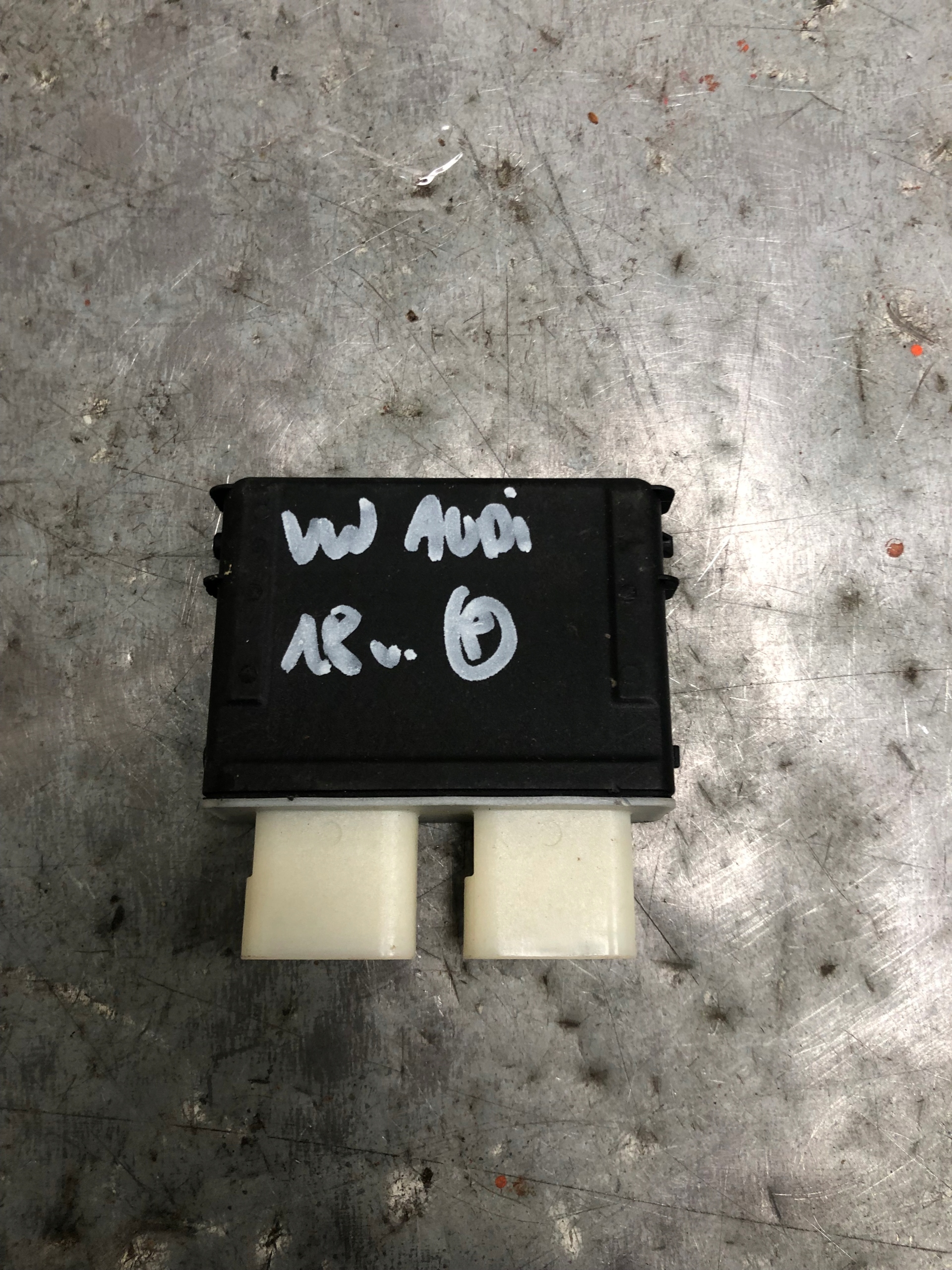 module control unit bonnet boot VW AUDI 3G0962243B
