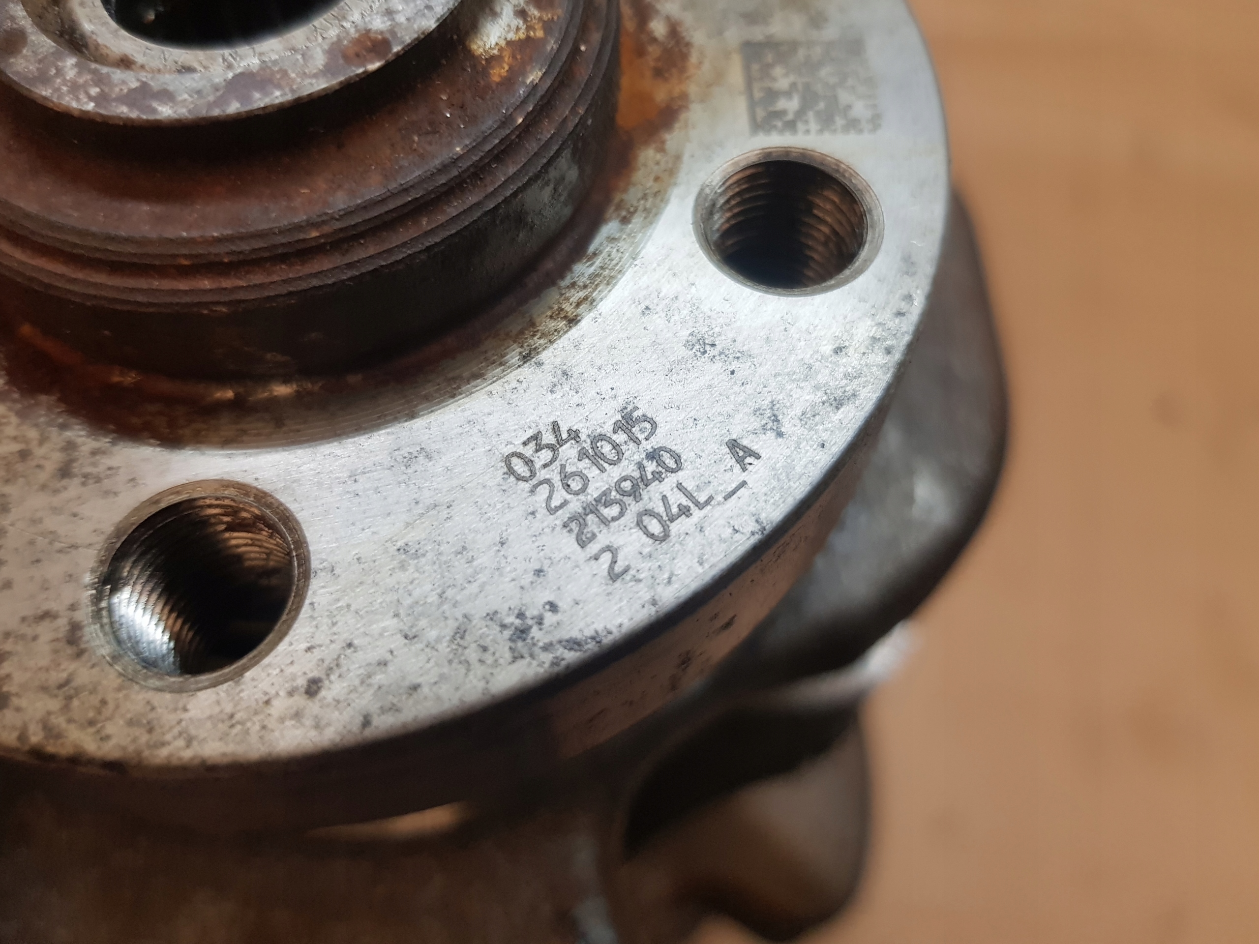 VW AUDI WAŁ KORBOWY 04LA NOMINAŁ Z PANEWKAMI Producent części Volkswagen OE