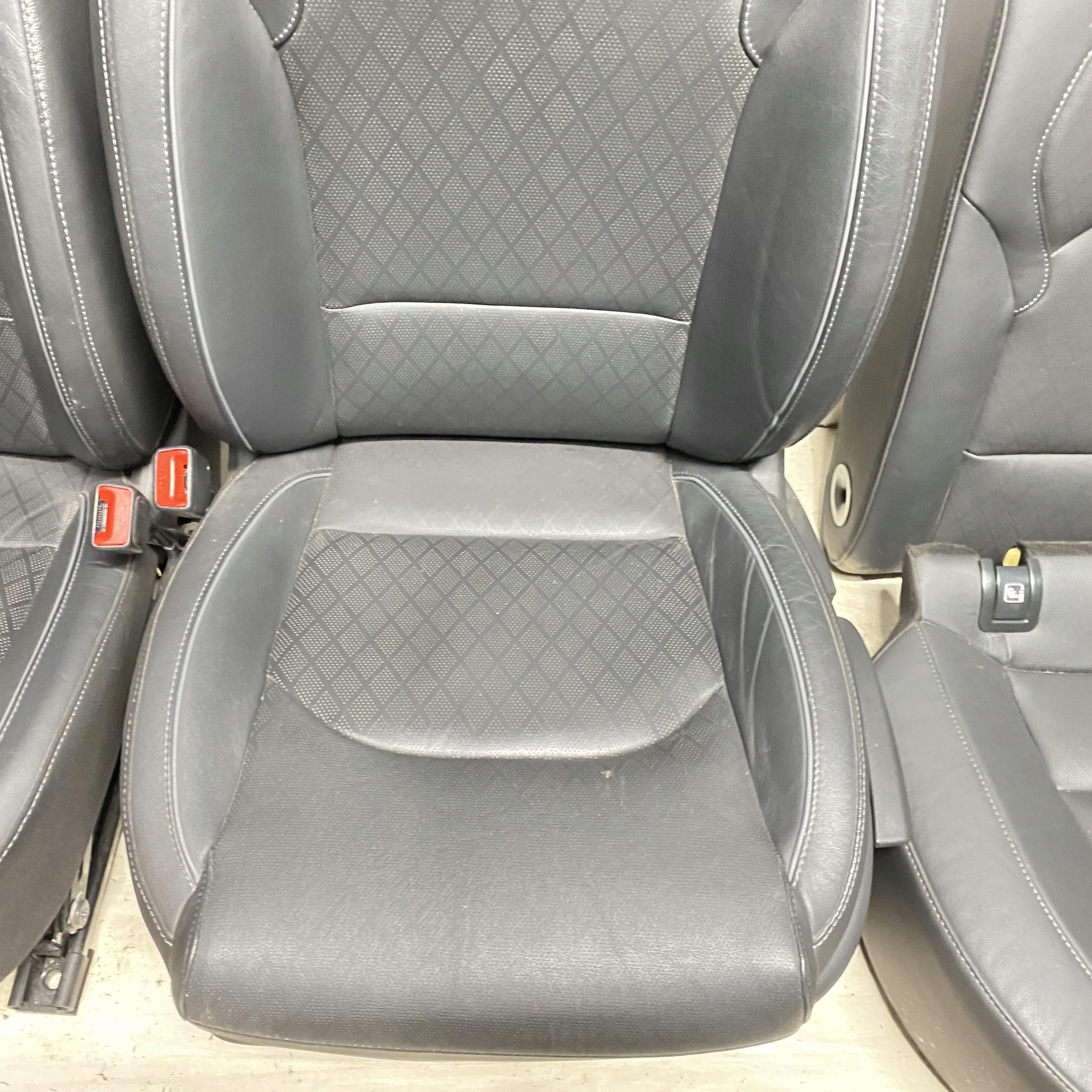 Sitze SKORZANE Leder Sitz HYUNDAI I30 III 2017