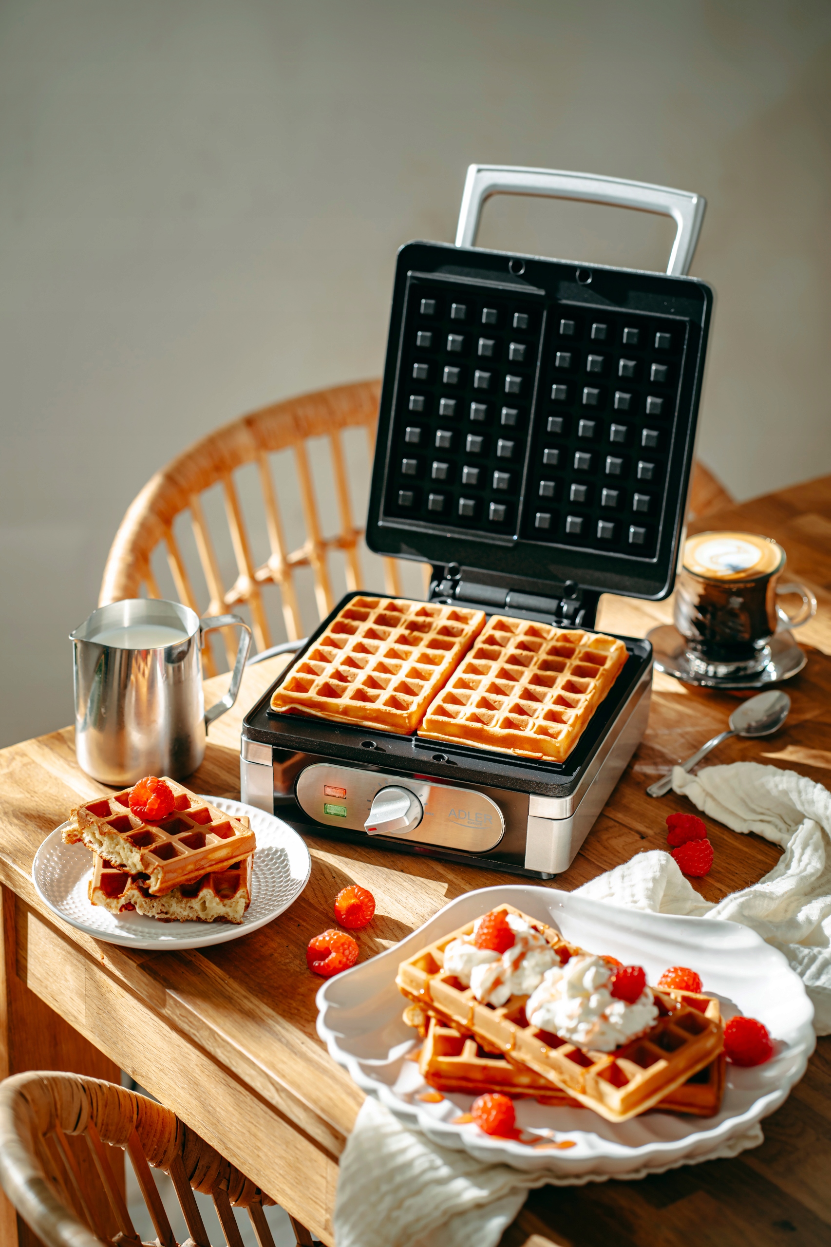 GOFROWNICA 2000W XXL 2 CHRUPIĄCE PUSZYSTE GOFRY XXL DUŻA SOLIDNIE WYKONANA Wysokość produktu 14.1 cm