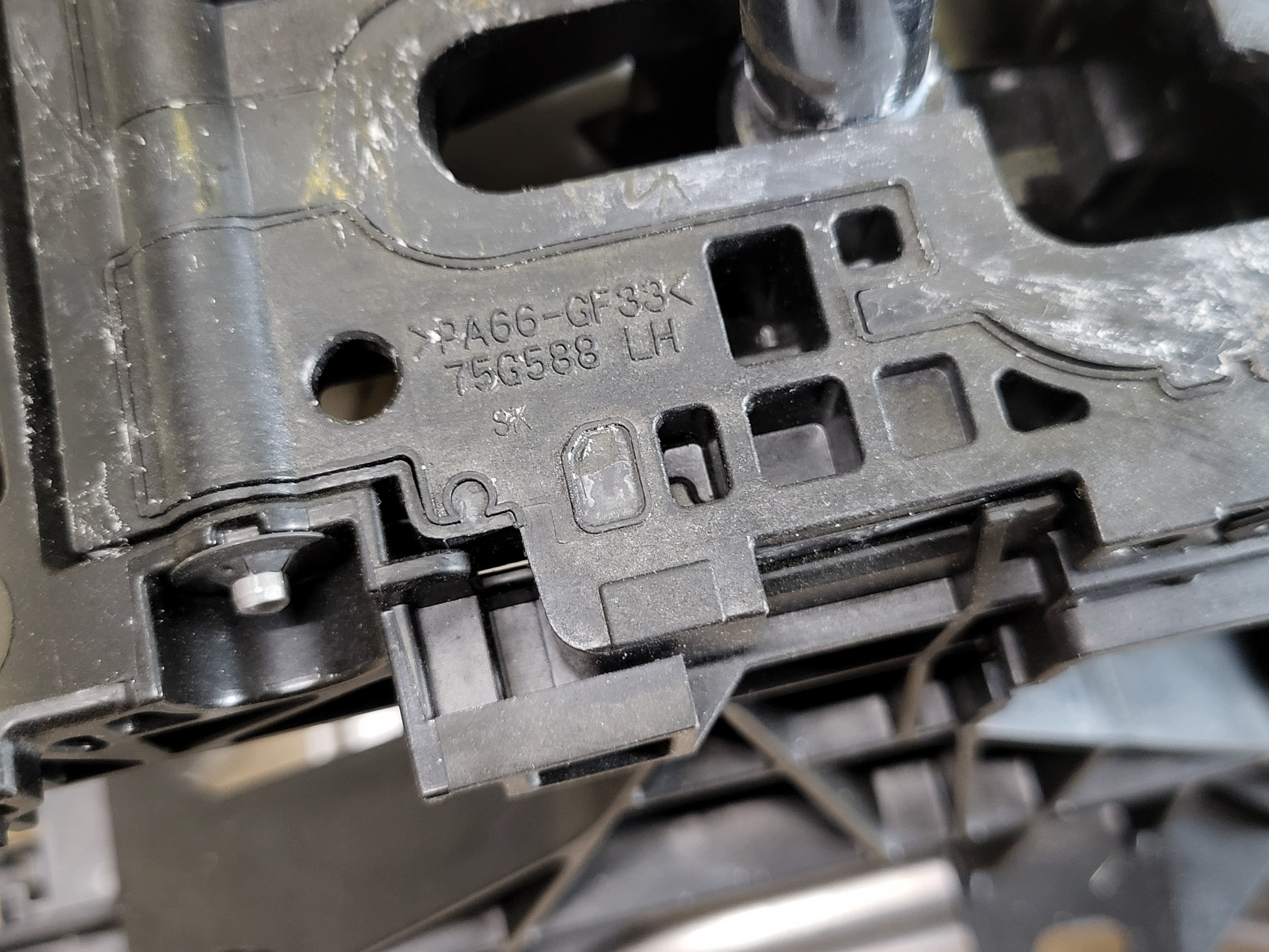 trim gear lever changes of the gear TOYOTA RAV4 V AUTOMAT 75M016-LHD OE EUROPA
