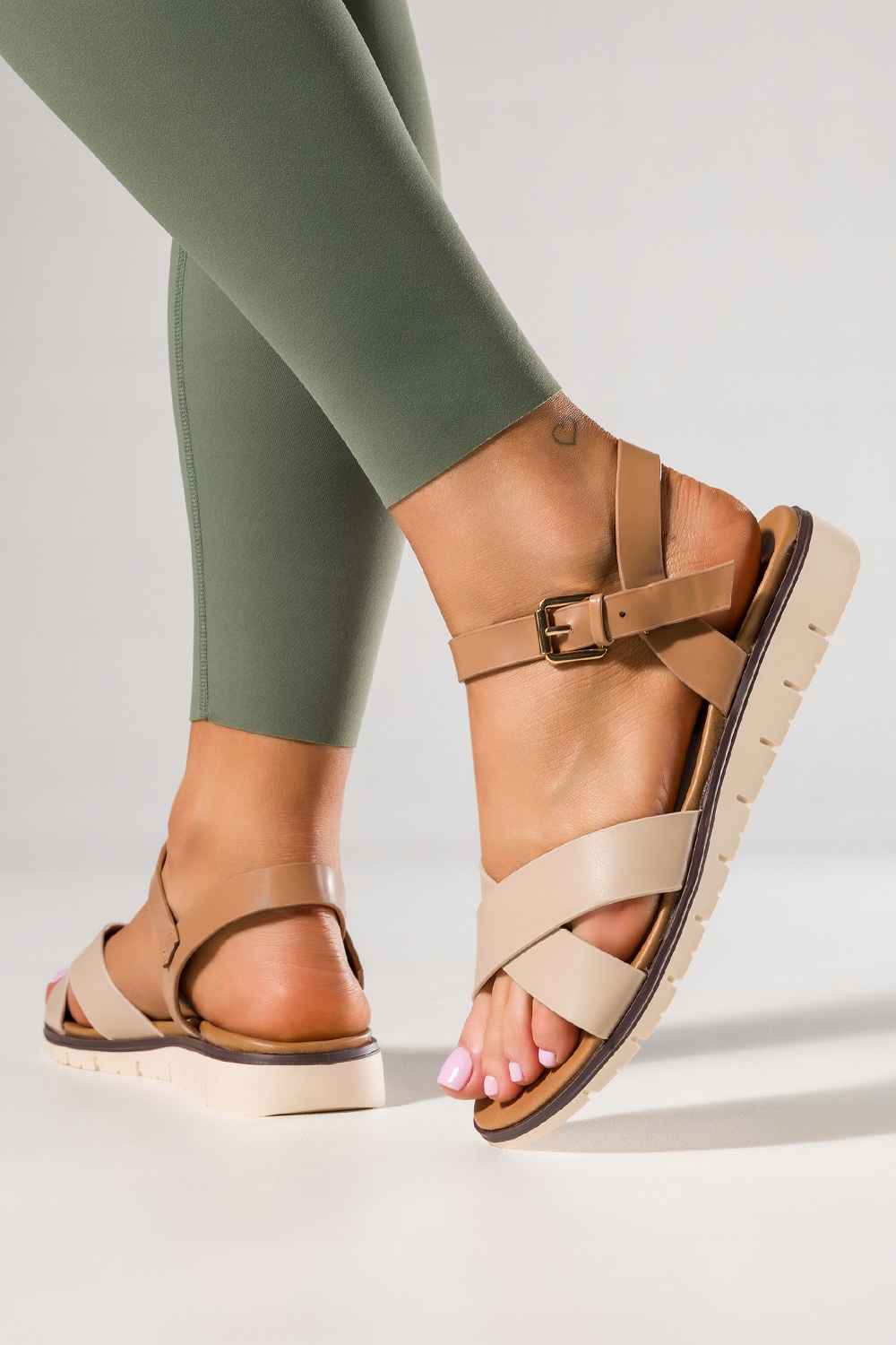 LEKKIE SANDAŁY DAMSKIE PŁASKIE MODNE PASKI NA KRZYŻ WYGODNE BEŻOWE r 39 Rozmiar 39