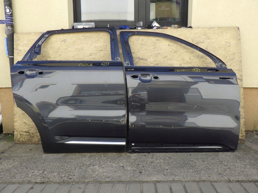KIA SORENTO 4 IV MQ4 2020- door right front rear.