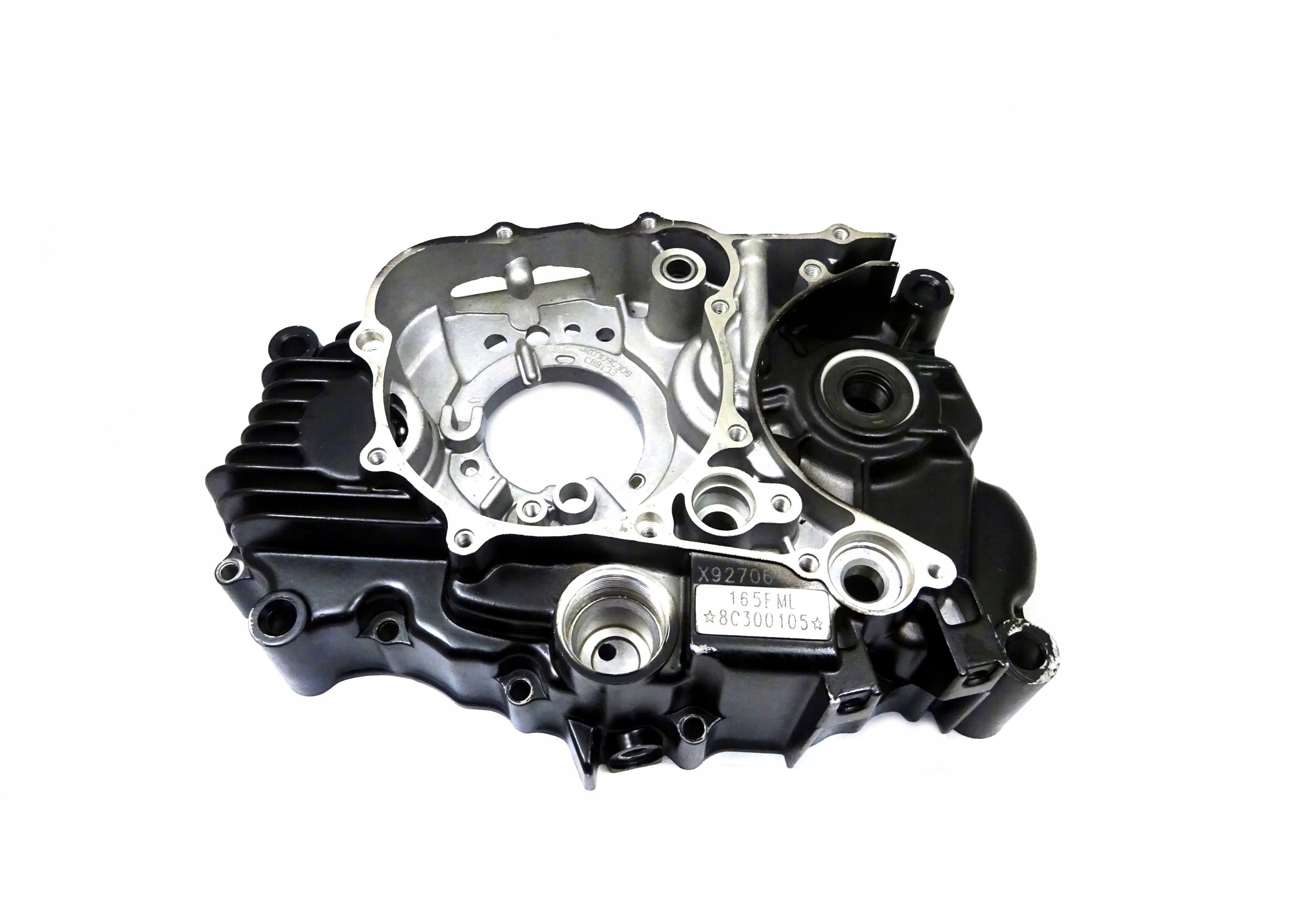 T13834 - JUNAK S200 картер двигуна лівий комплект