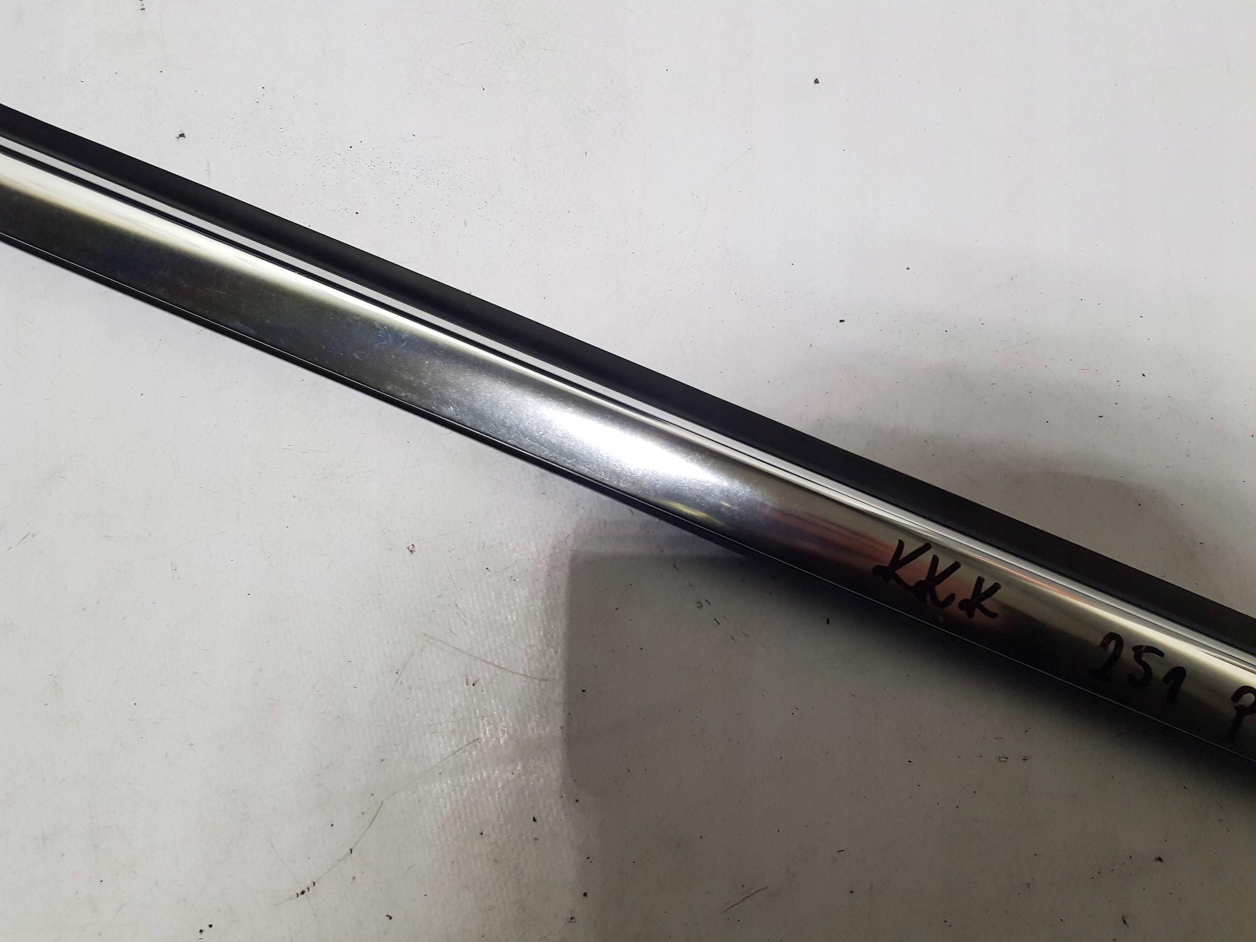 MERCEDES W251 moulding dust CHROM right front