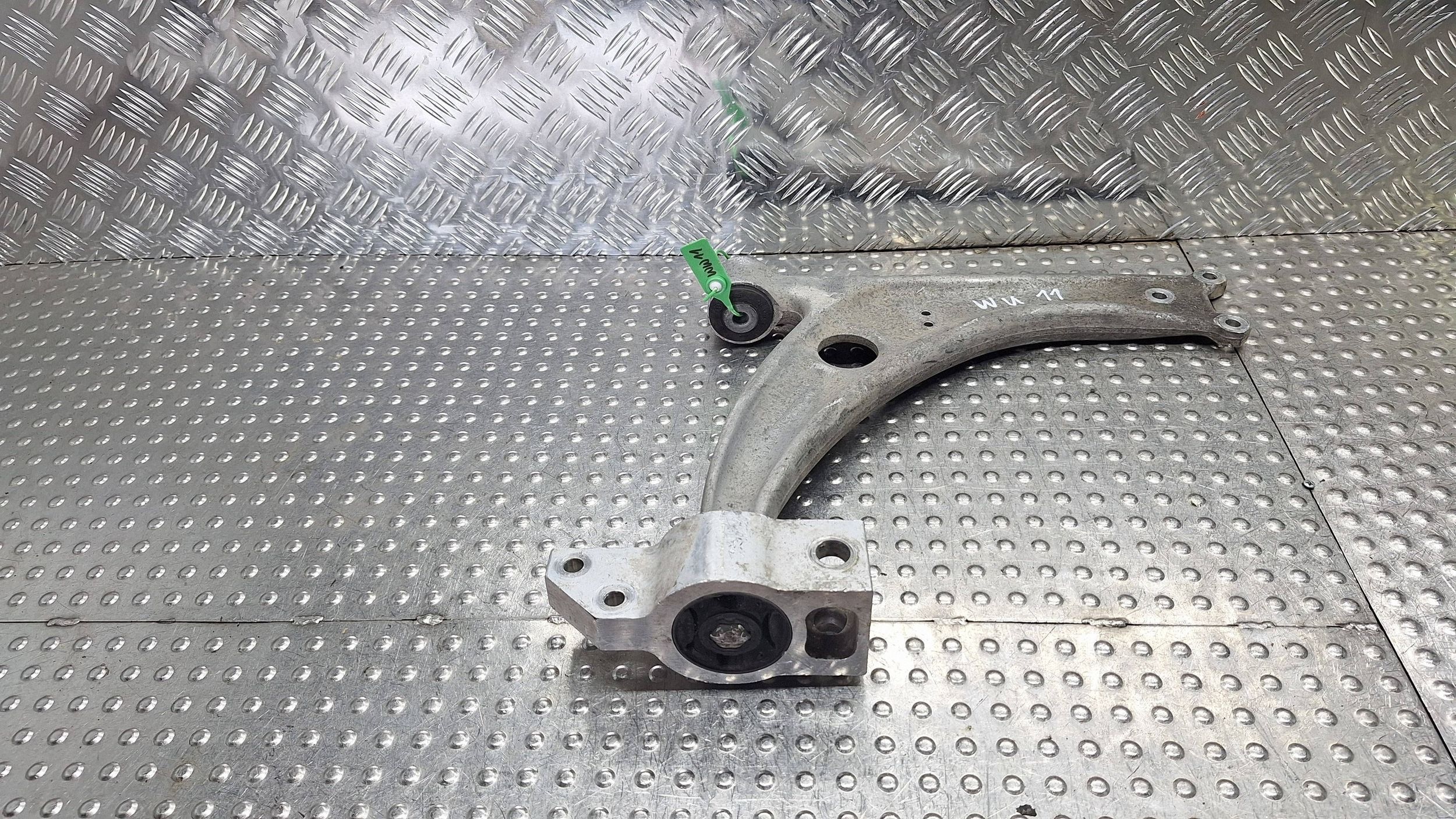 arm left front 3C0407153B VW PASSAT B6 CC 07-12