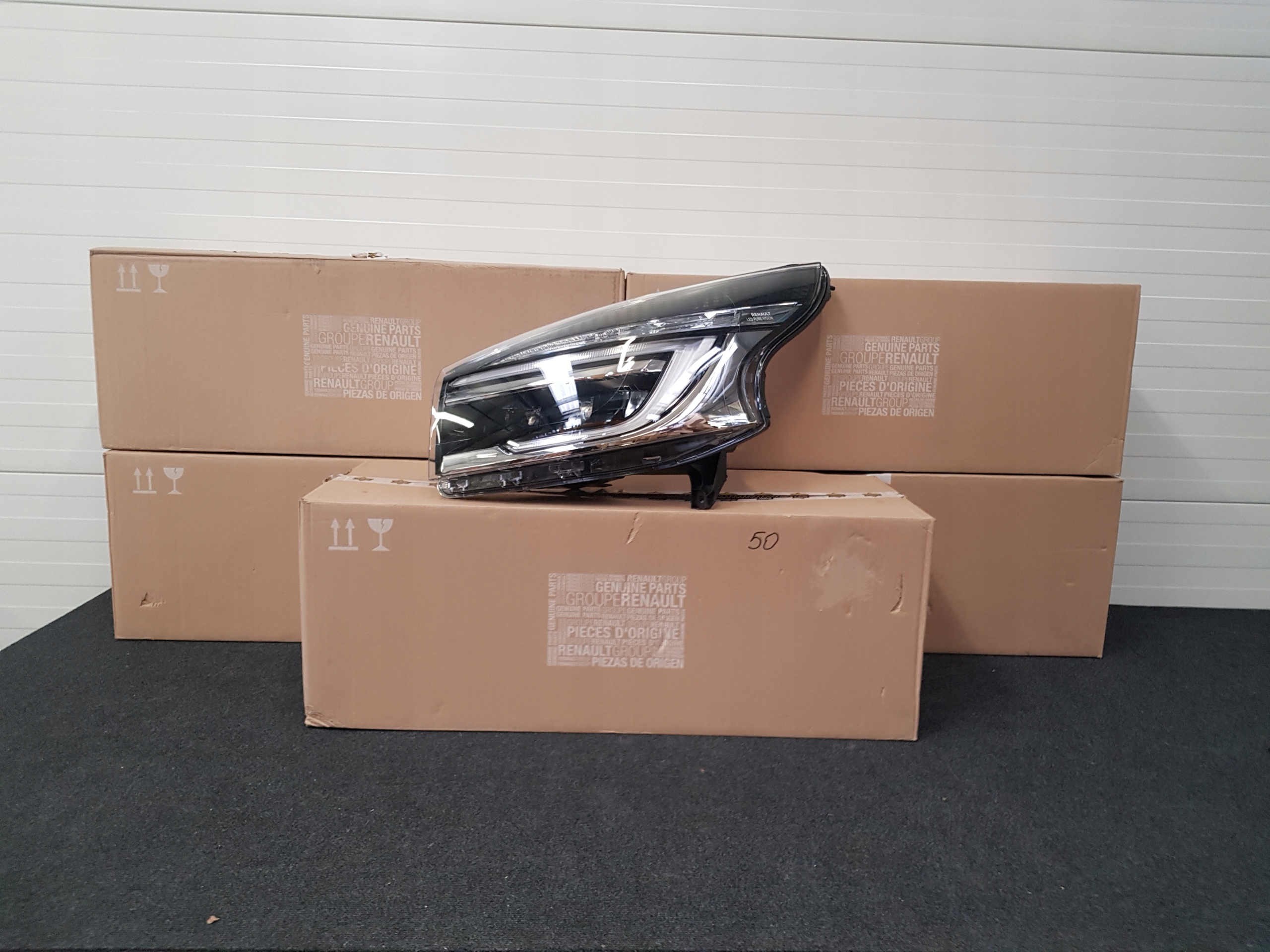 LAMPA PRZEDNIA LEWA LED PURE VISION RENAULT TRAFIC III NOWA Producent części Renault OE