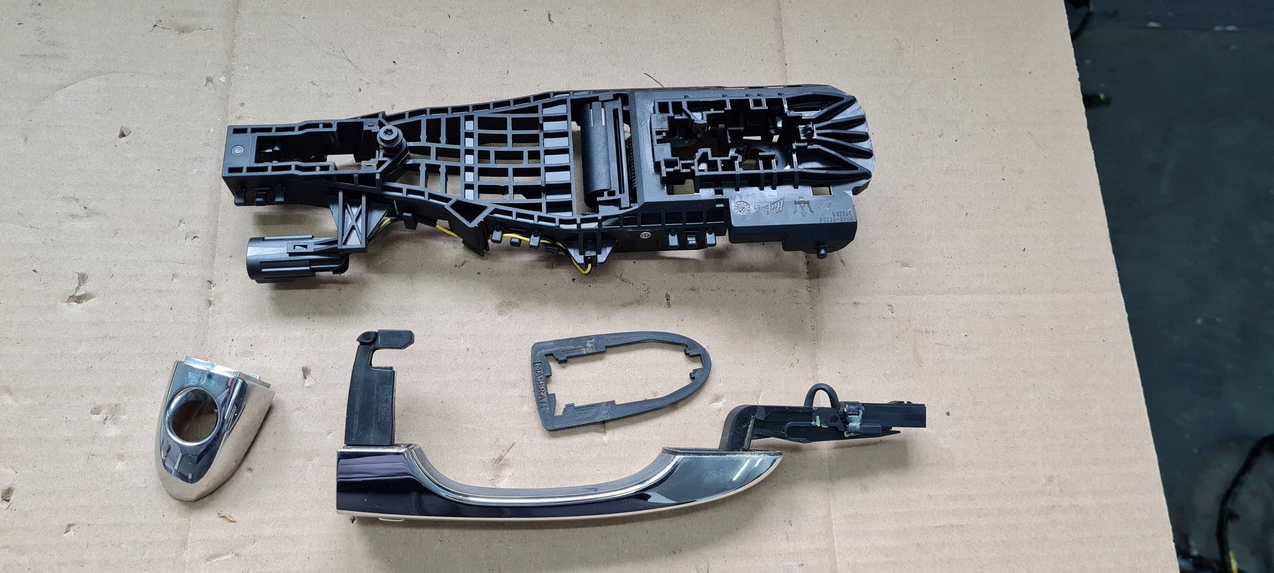 Maserati Quattroporte VI handle door left left front front CHROM