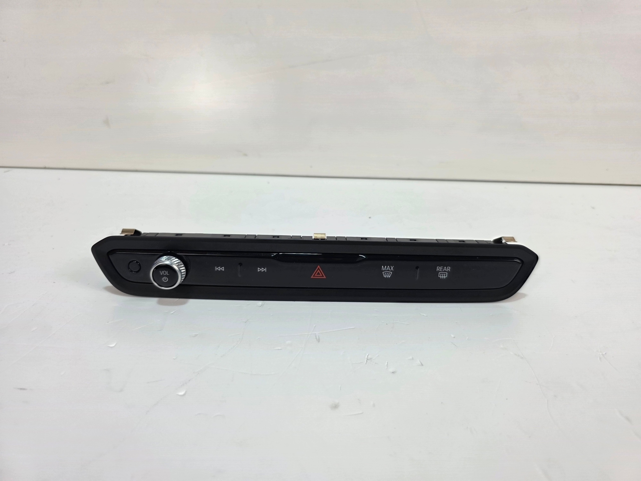 PANEL rádia BMW G20 G21 G26 G87 5A63F19