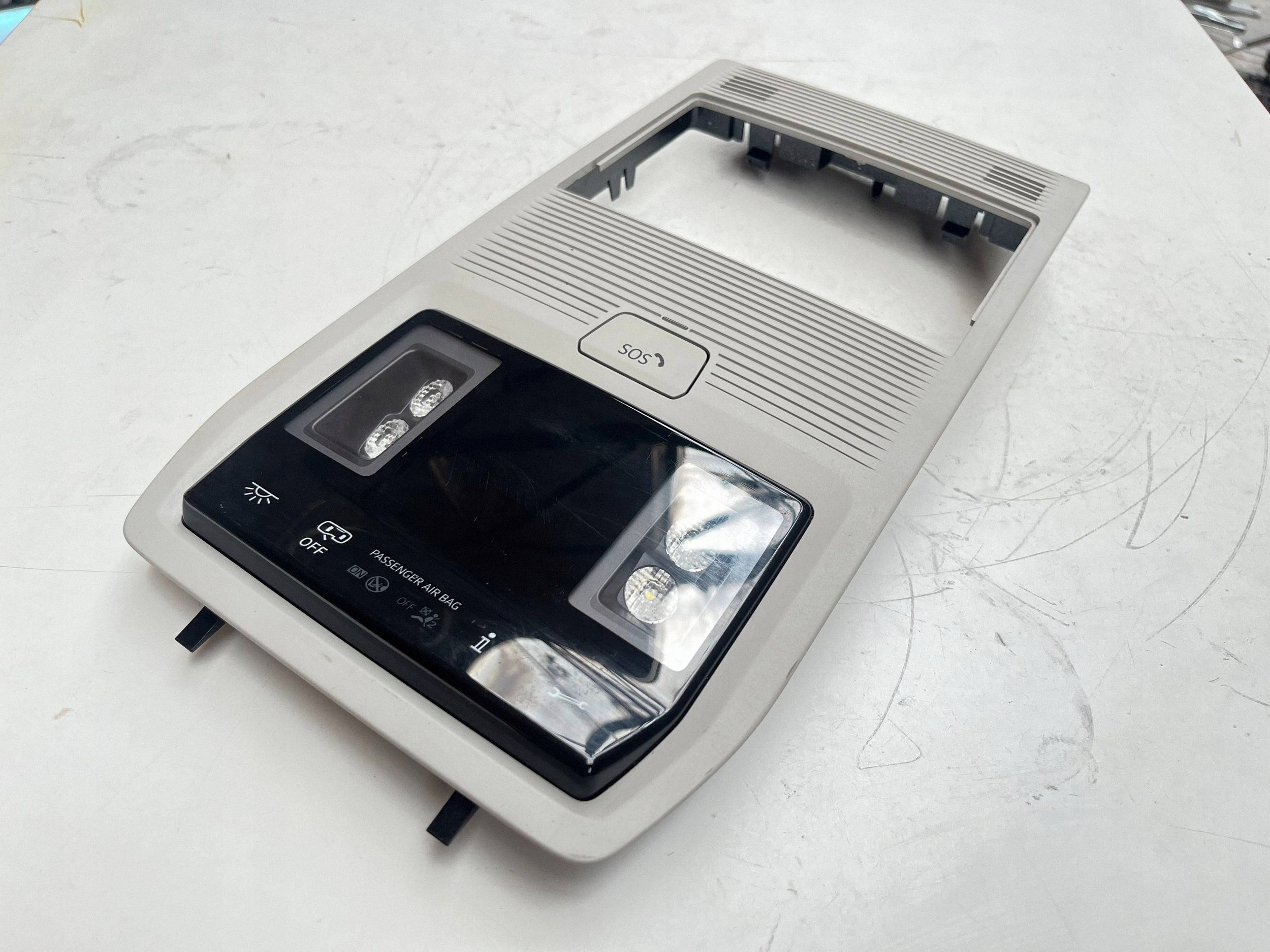light PODSYFITKI original SKODA OCTAVIA MK4 5E3959561H