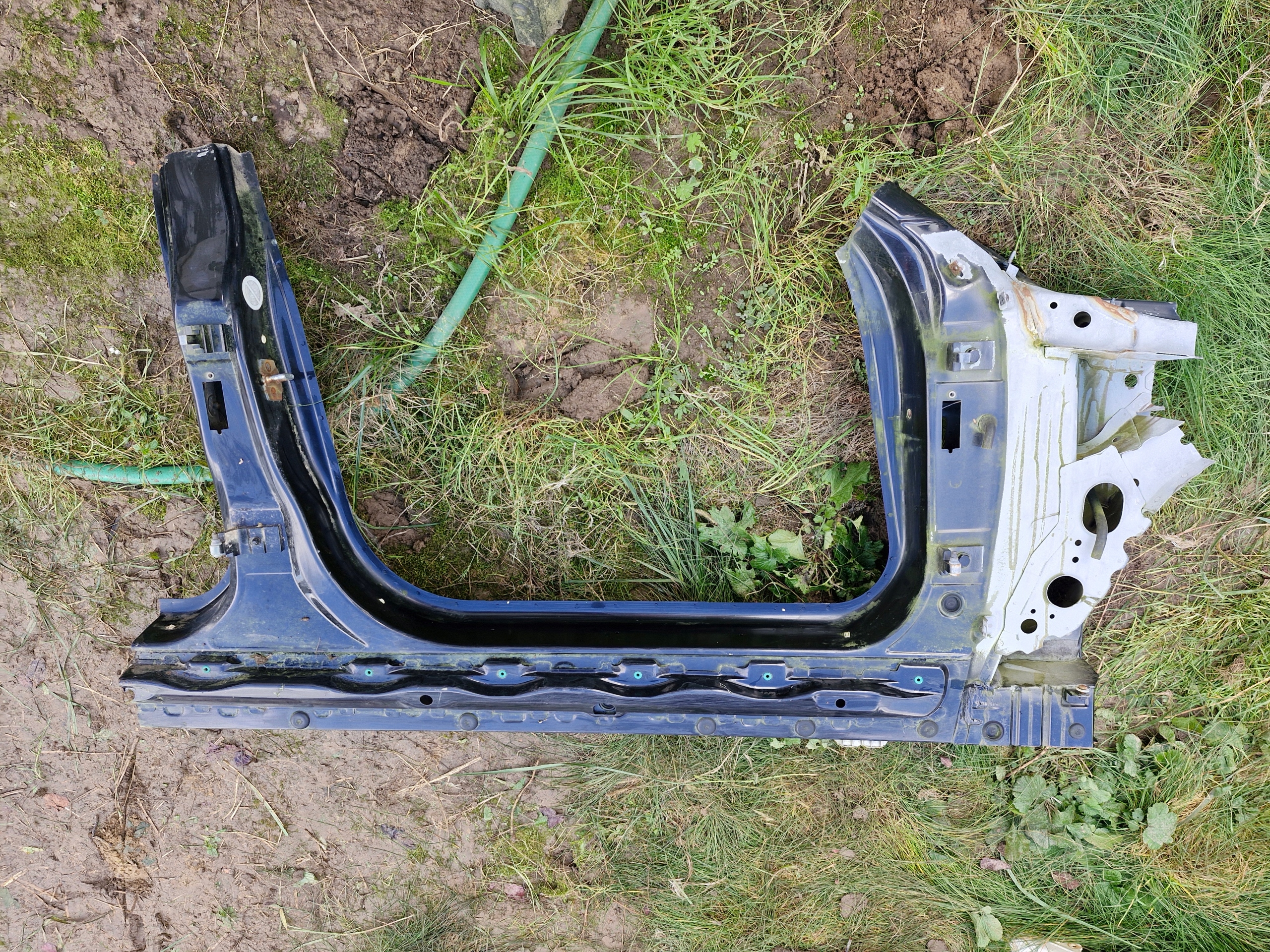 BMW e60 e61 поріг стійка правий