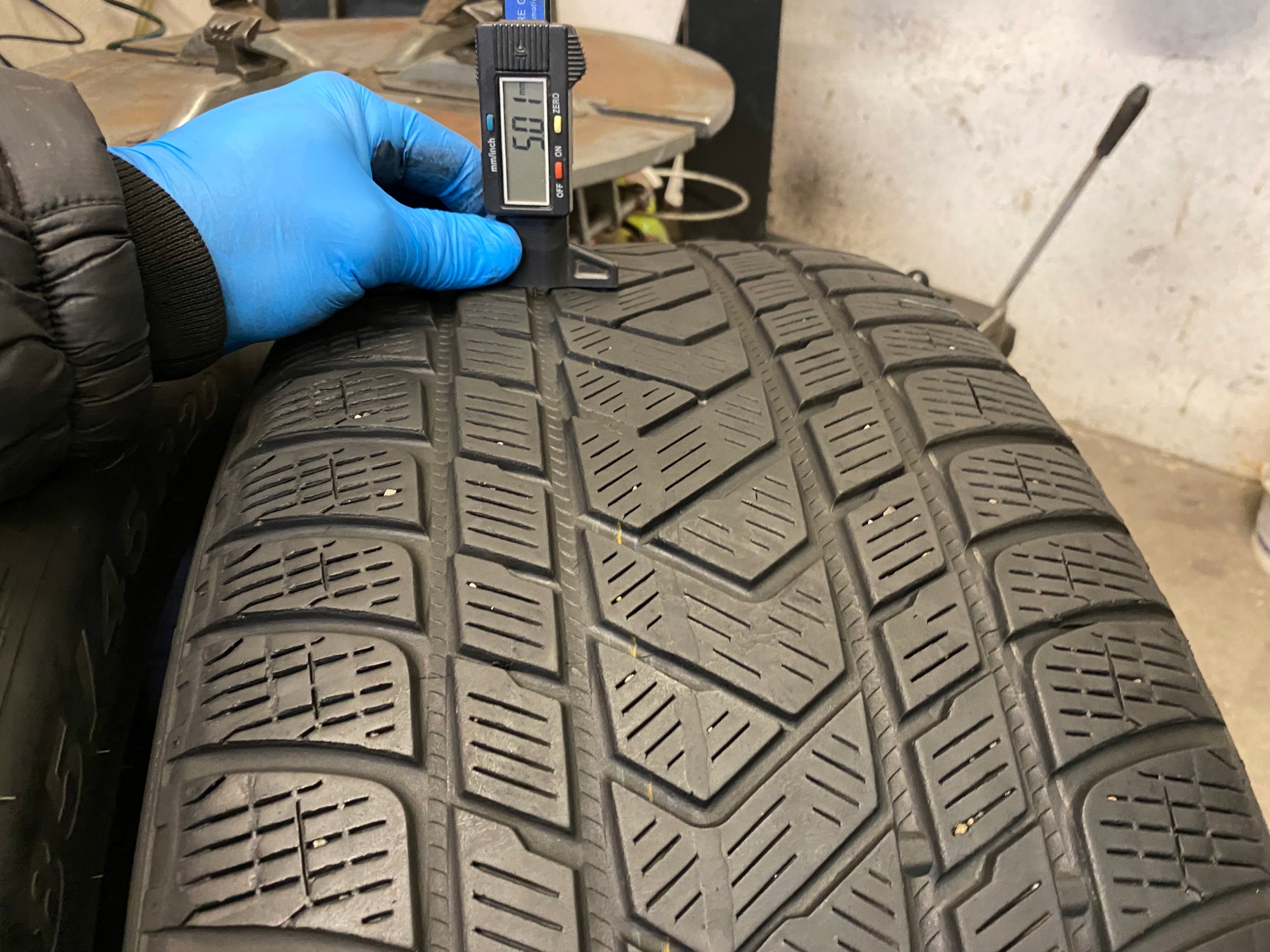 2 tyres winter 285/45R20 Pirelli SCORPION WINTER