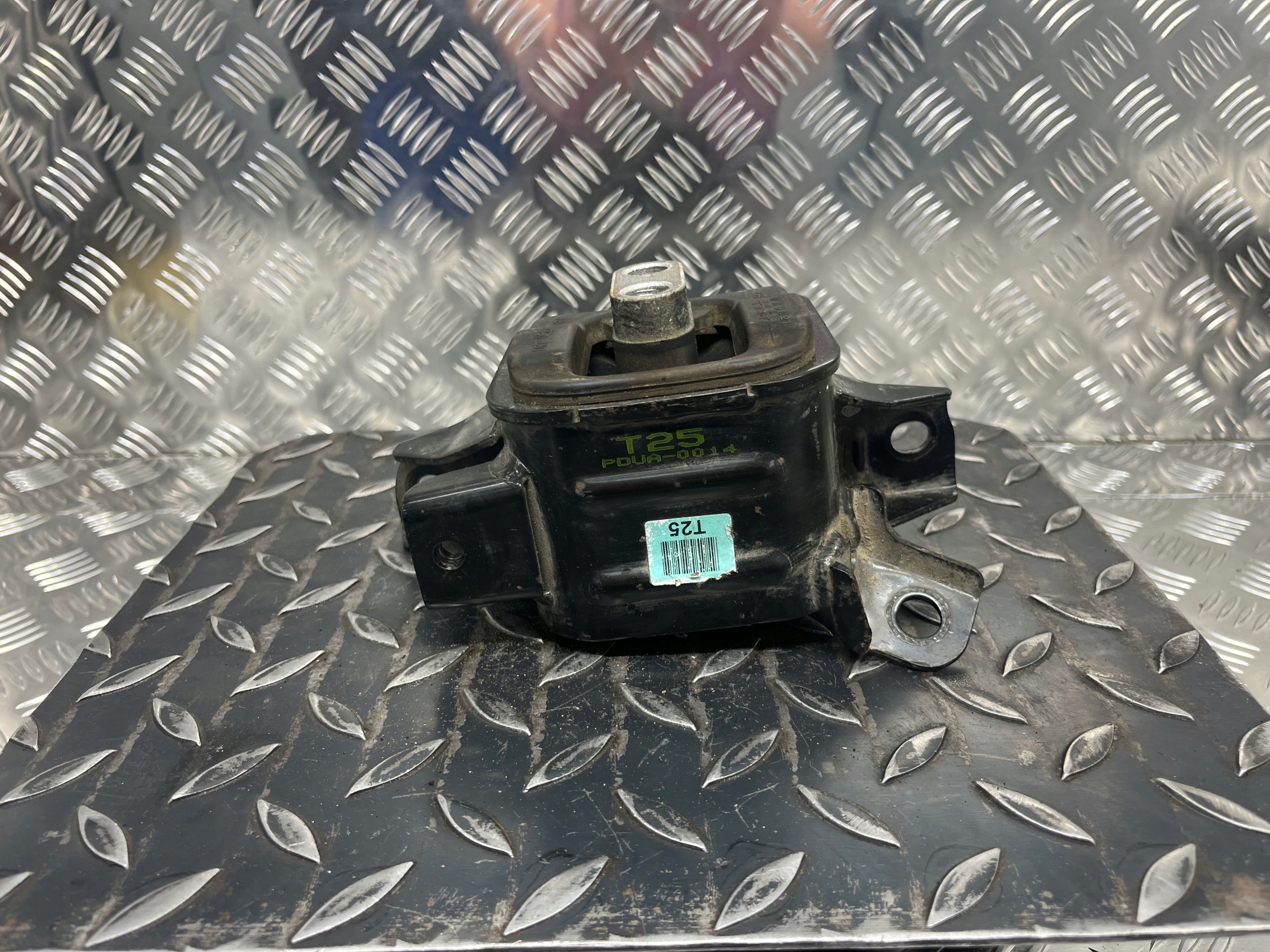 engine mount KIA STONIC 21824-H8100