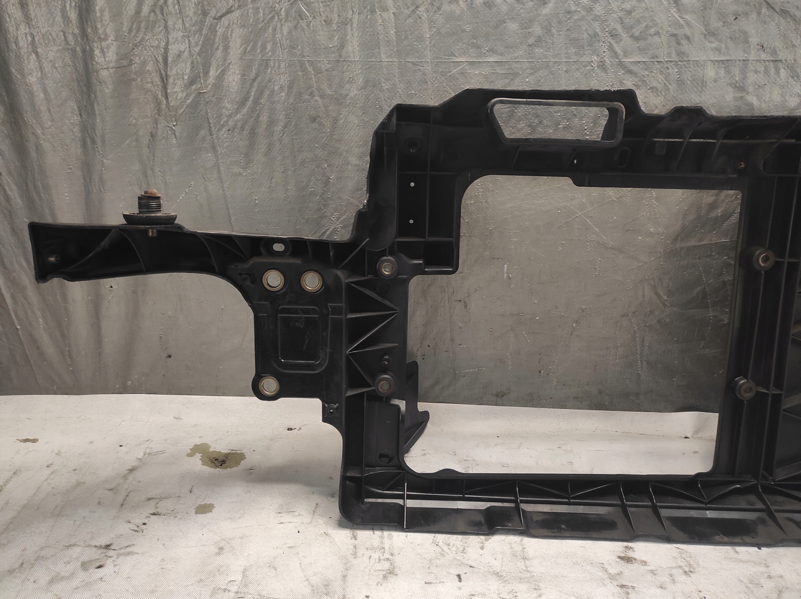 support panel for radiators pillar iron SKODA FABIA and 1.4 B 6Y0805588