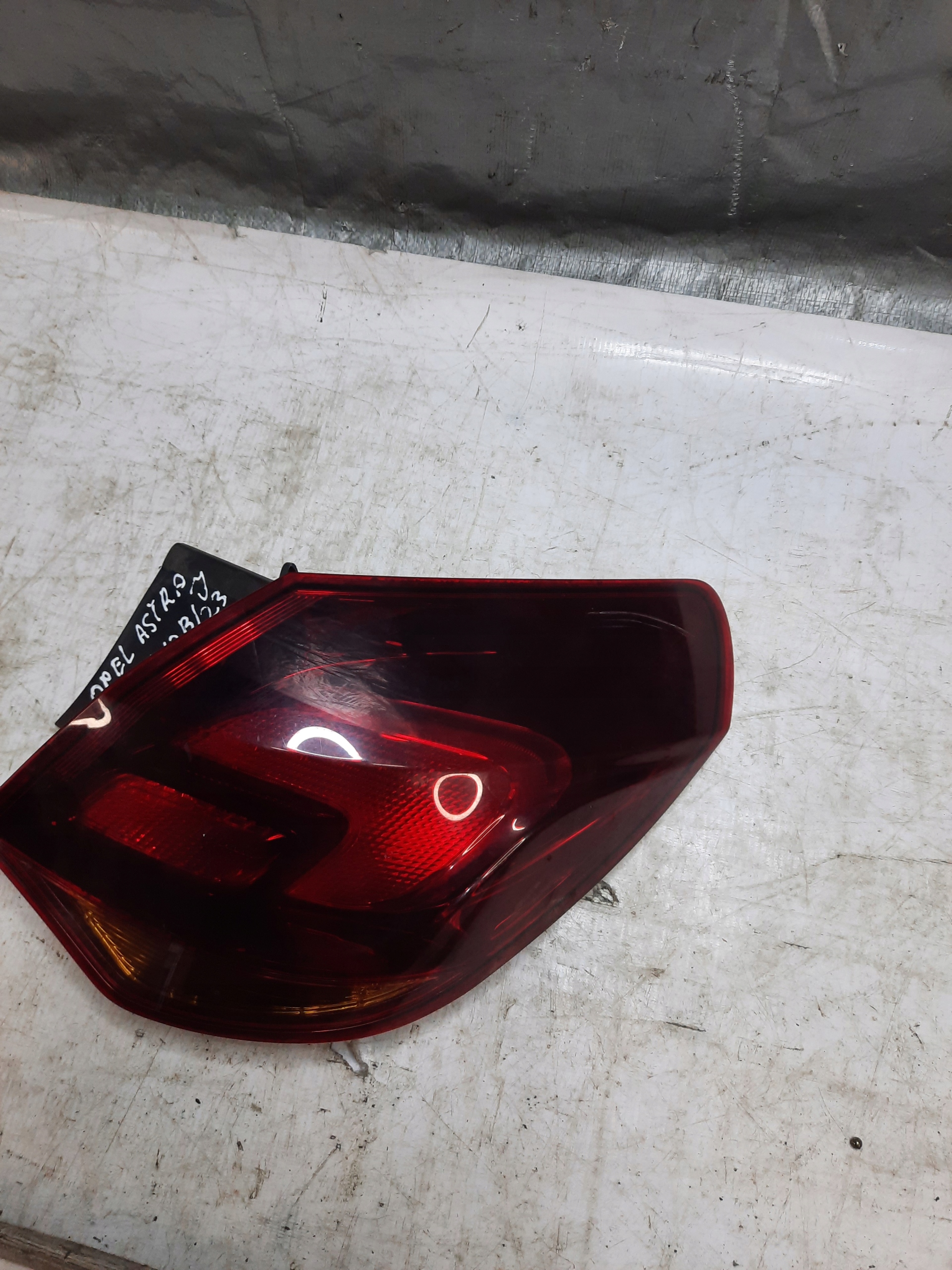 Opel OE 1090098 light rear P ASTRA J