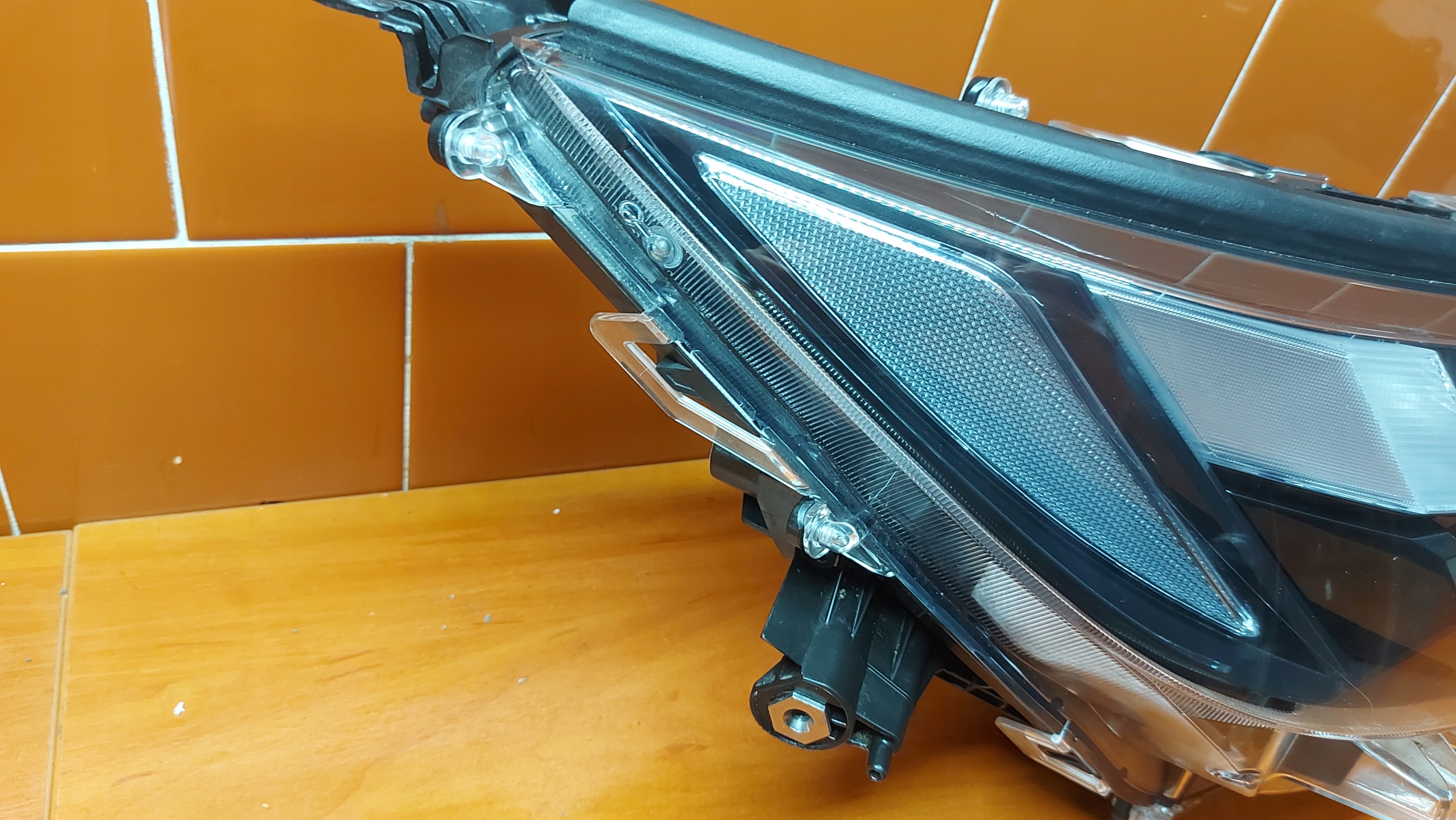 REFLEKTOR light right right front TOYOTA RAV4 V 25- LIFT
