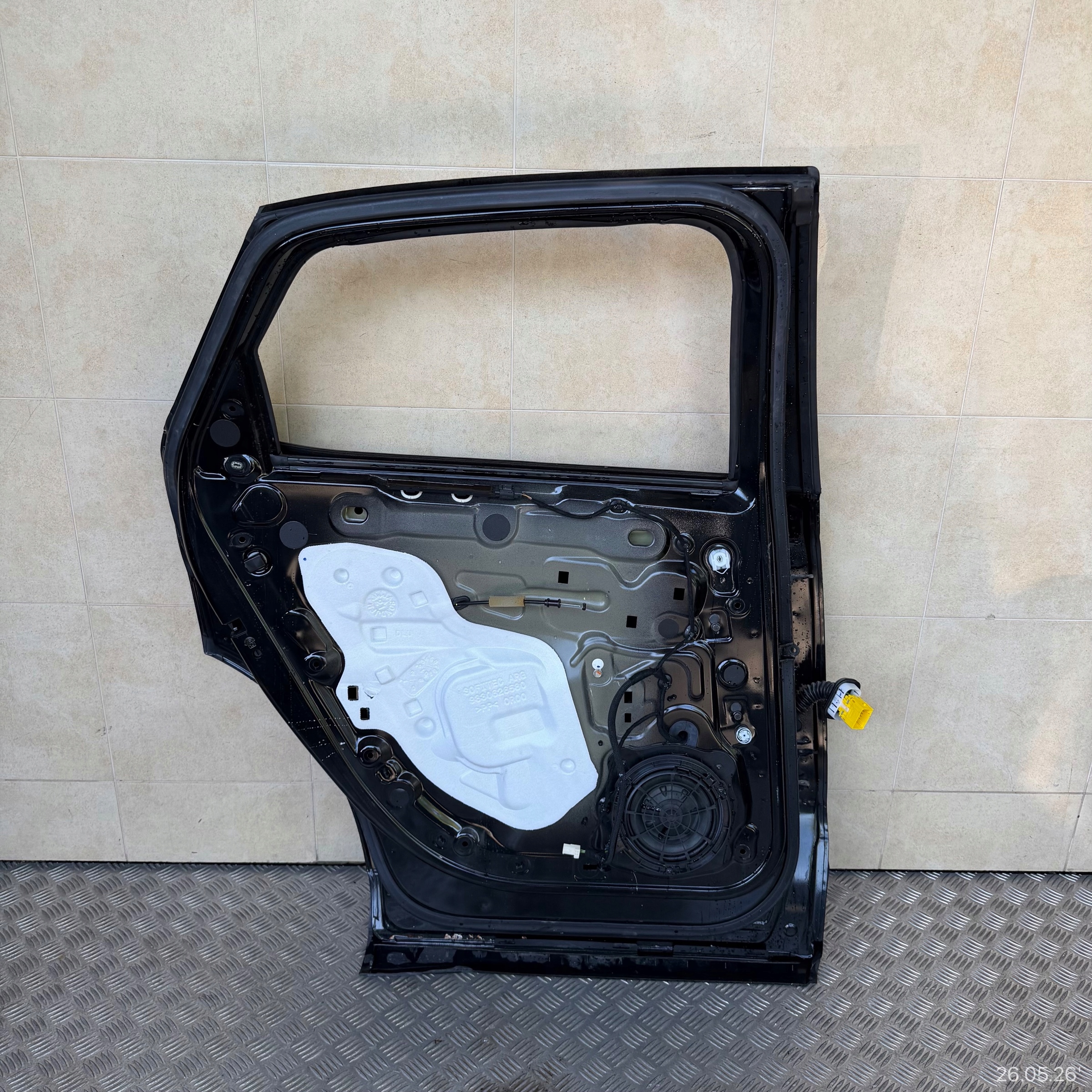 door complete rear. left CITROEN C4 III 2021 ROK does not have windows
