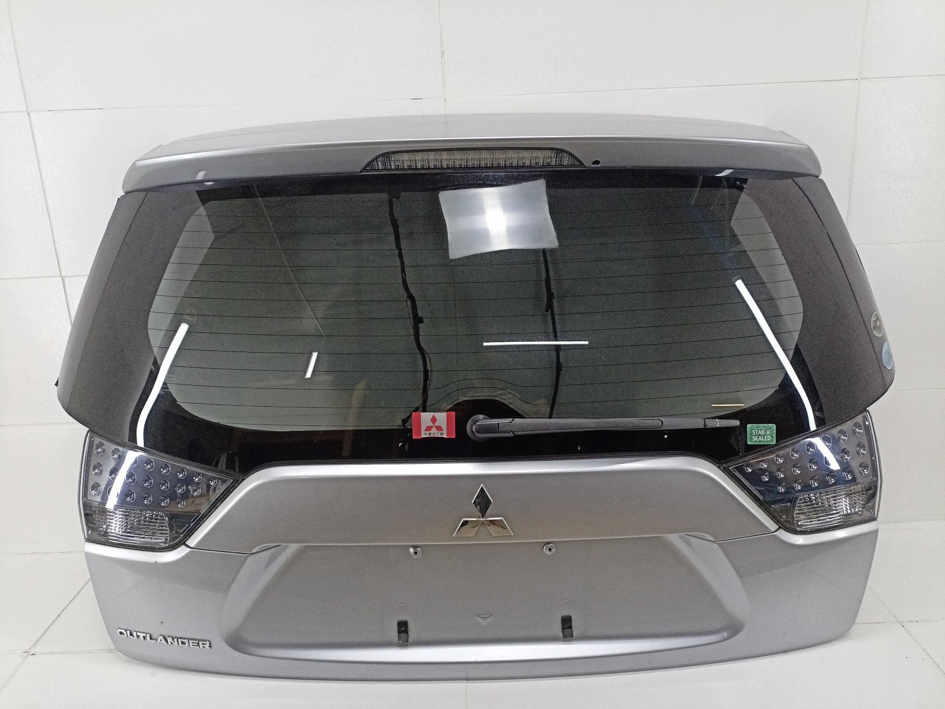 rear trunk door boot Mitsubishi Outlander 2 facelift 2010