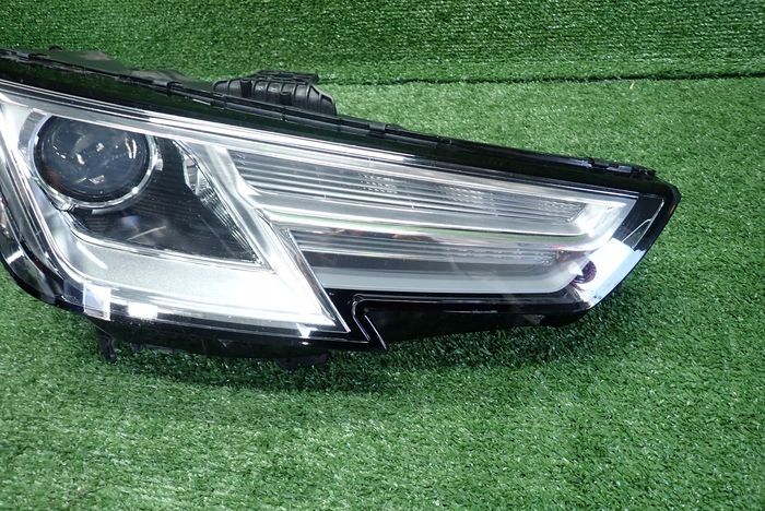 AUDI A4 B9 XENON LED 15-19 reflektor right light right 8W0941006