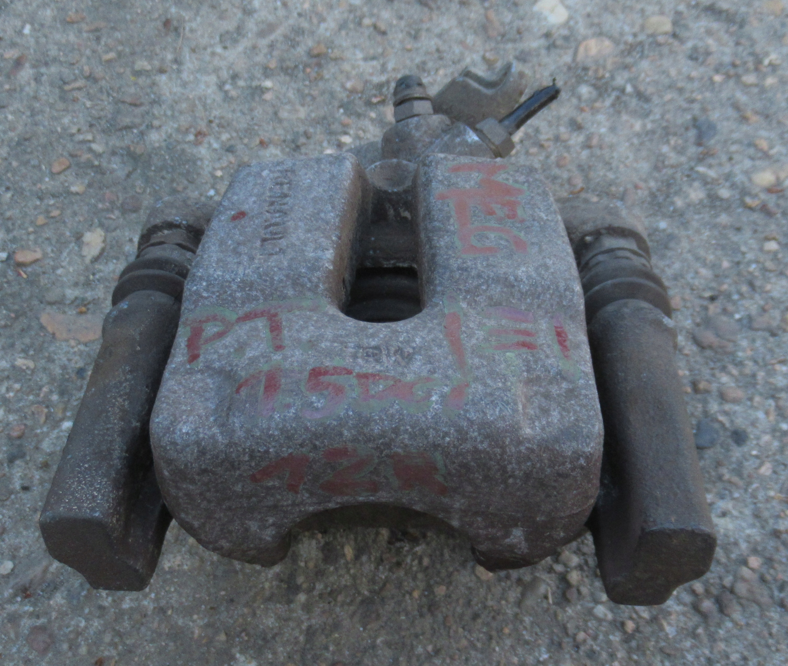RENAULT MEGANE III 1.5 DCI caliper right rear part