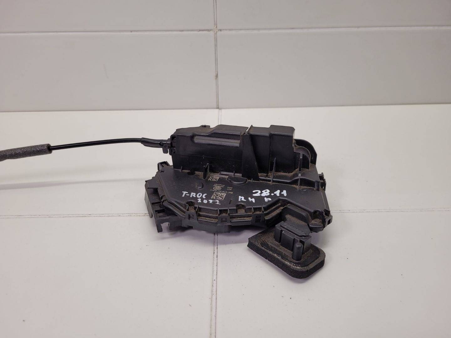 lock door front right side Volkswagen T-Roc 2019 5TB837016C