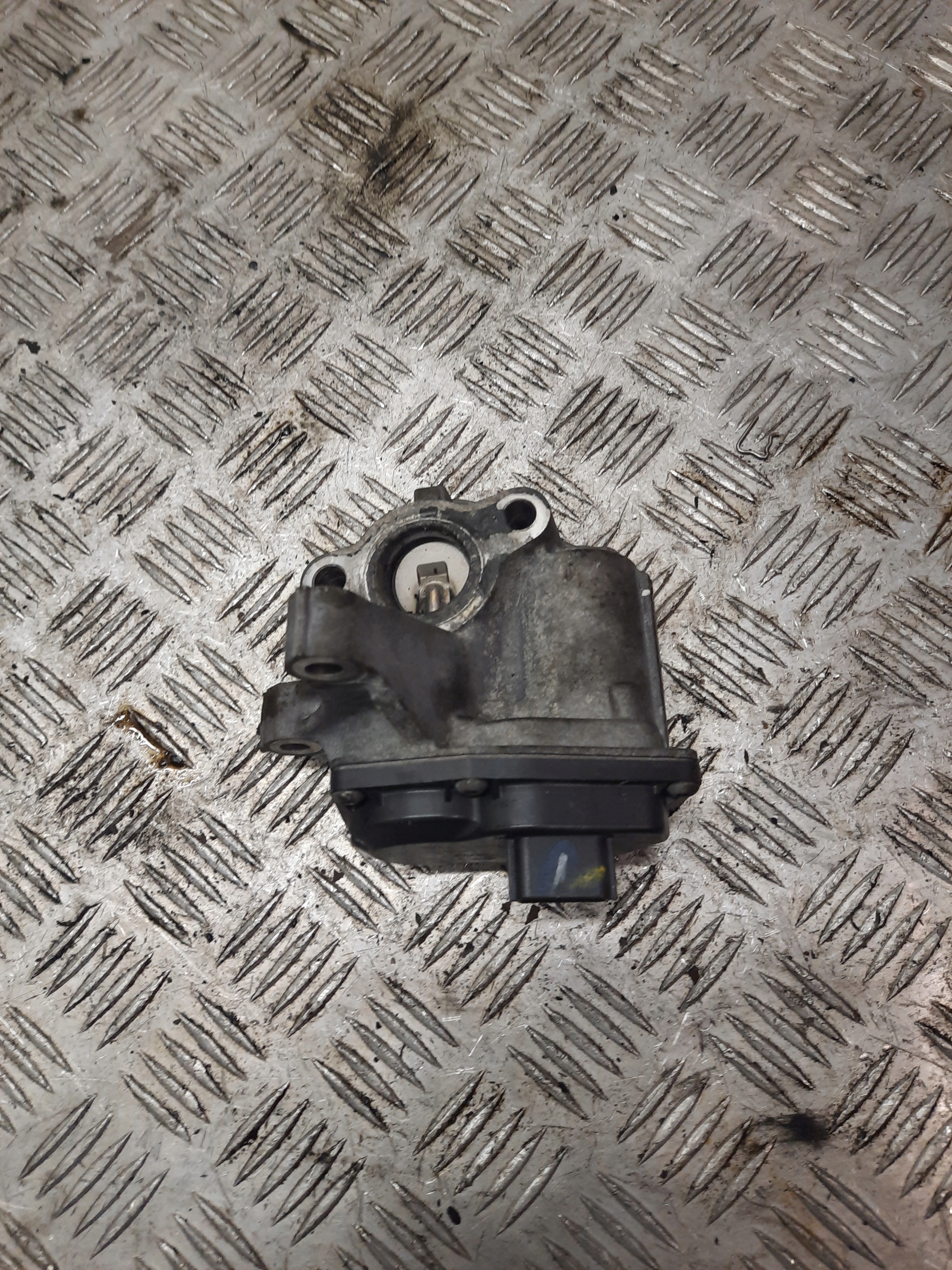 renault oe H8201068965 ДРОССЕЛЬНАЯ ЗАСЛОНКА