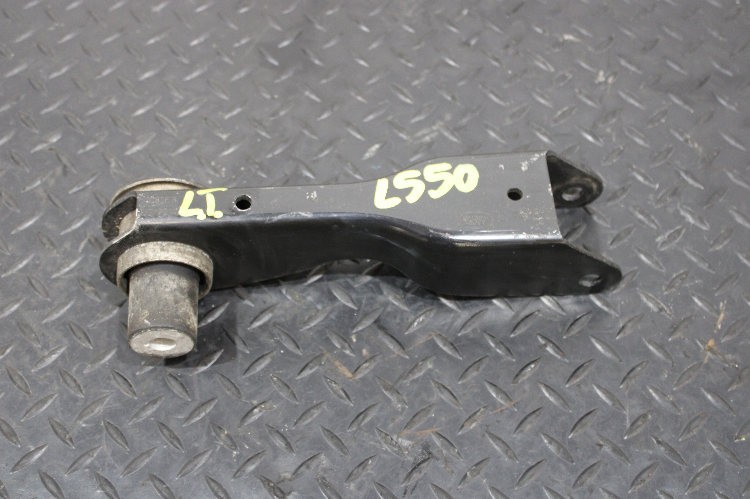 arm left rear part DISCOVERY SPORT L550
