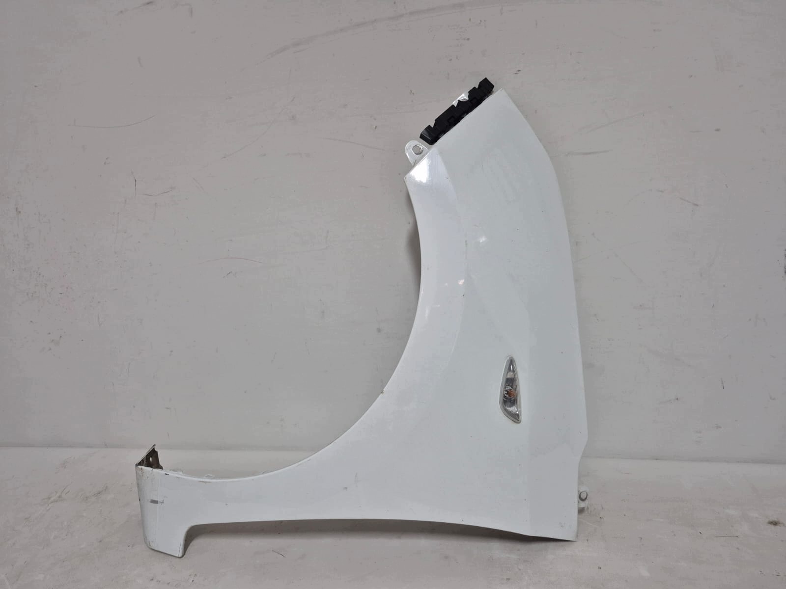 HYUNDAI I10 II 13- fender left front front support