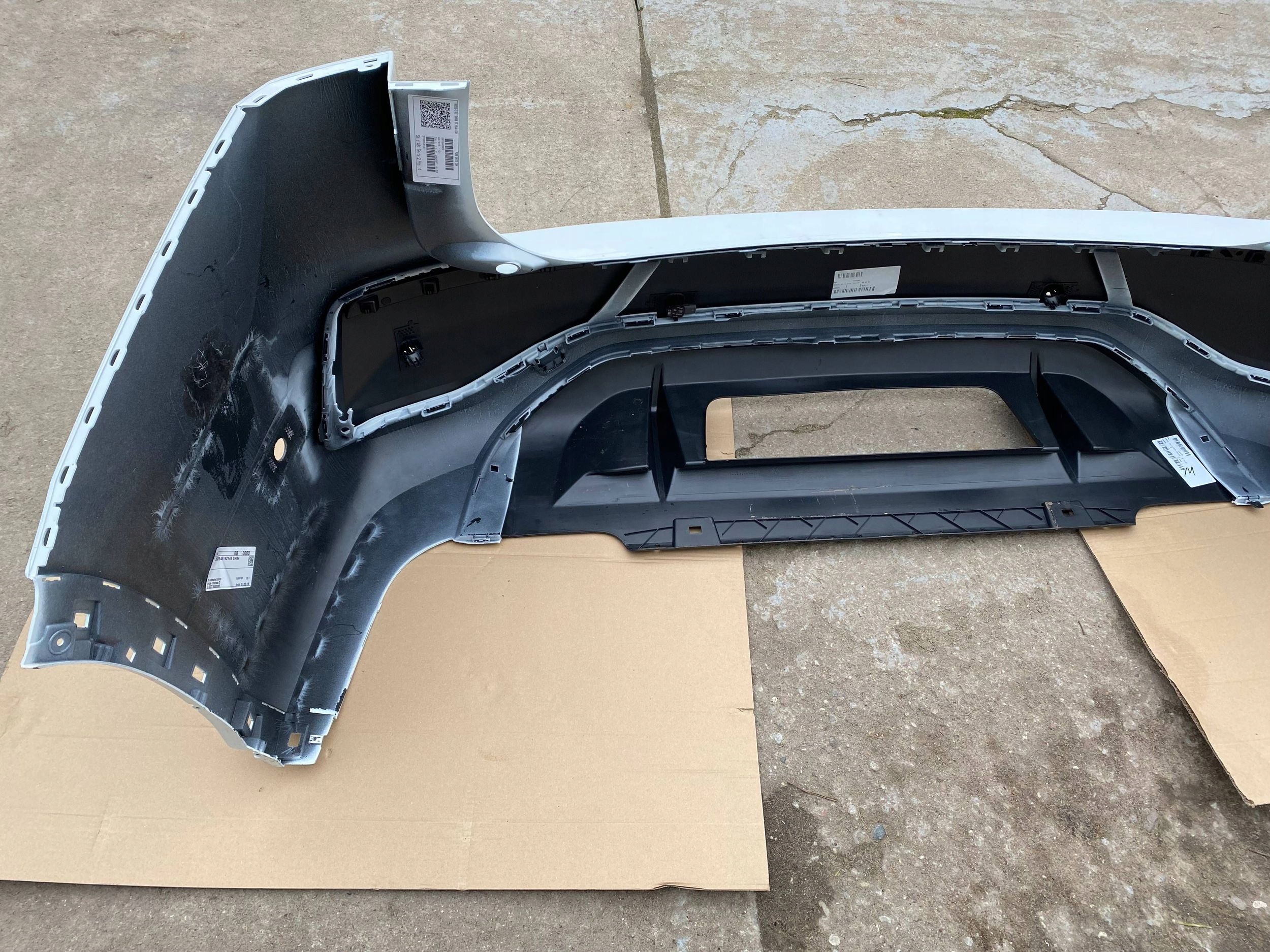 VW TAYRON II 57L complete bumper rear part rear PDC LC9A BIALY
