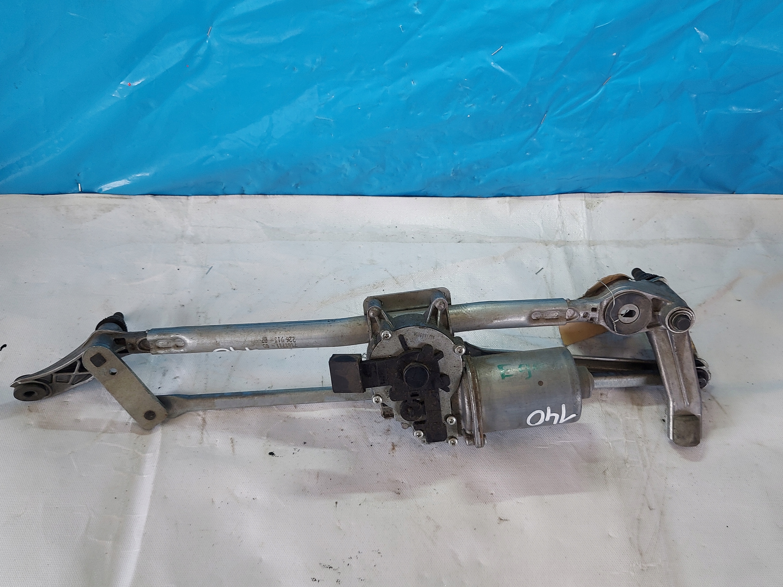 wiper mechanism BMW E92 7161711 front