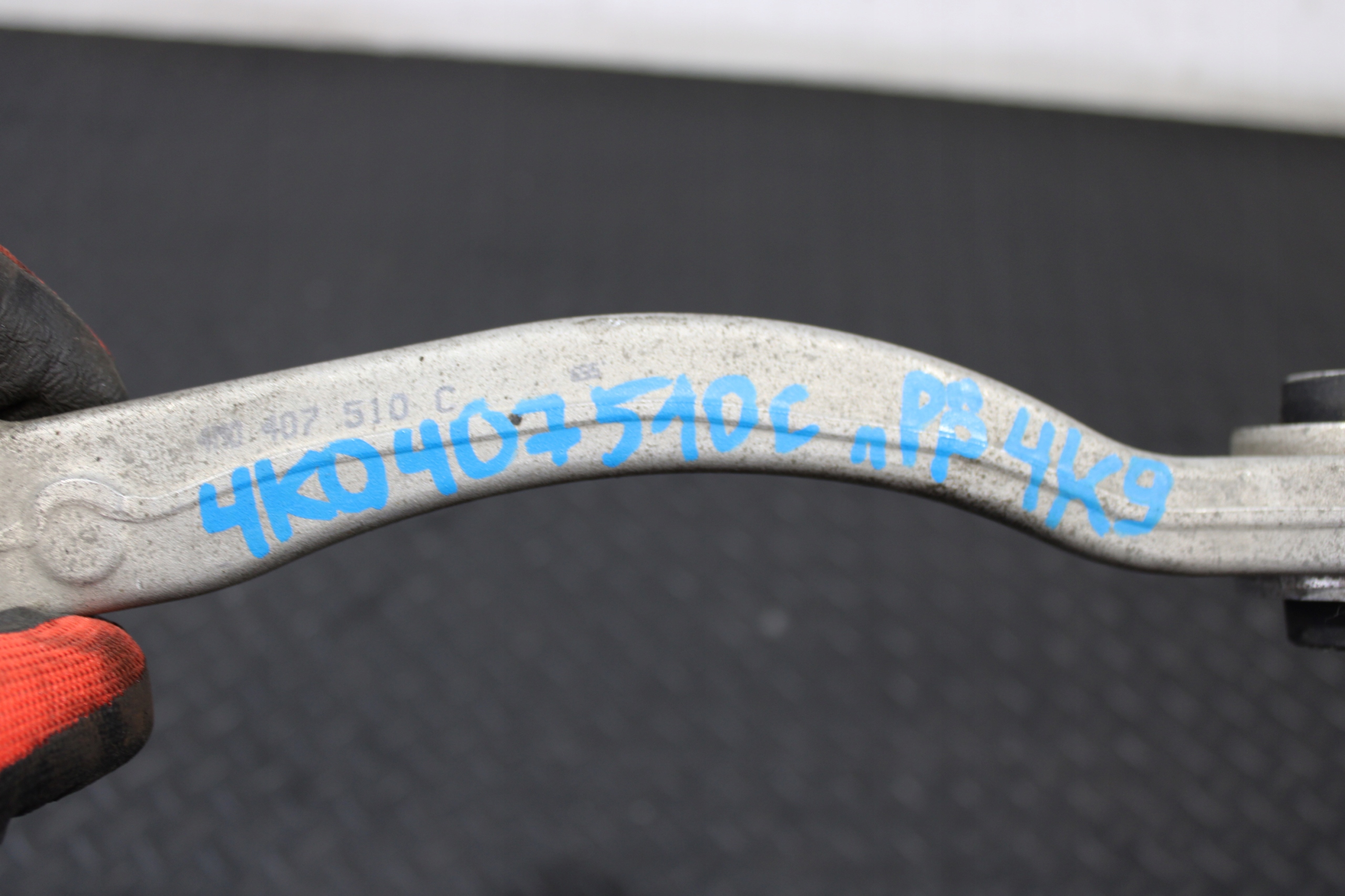 arm right front upper AUDI A6 C8 4K0 4K9 4K0407510C