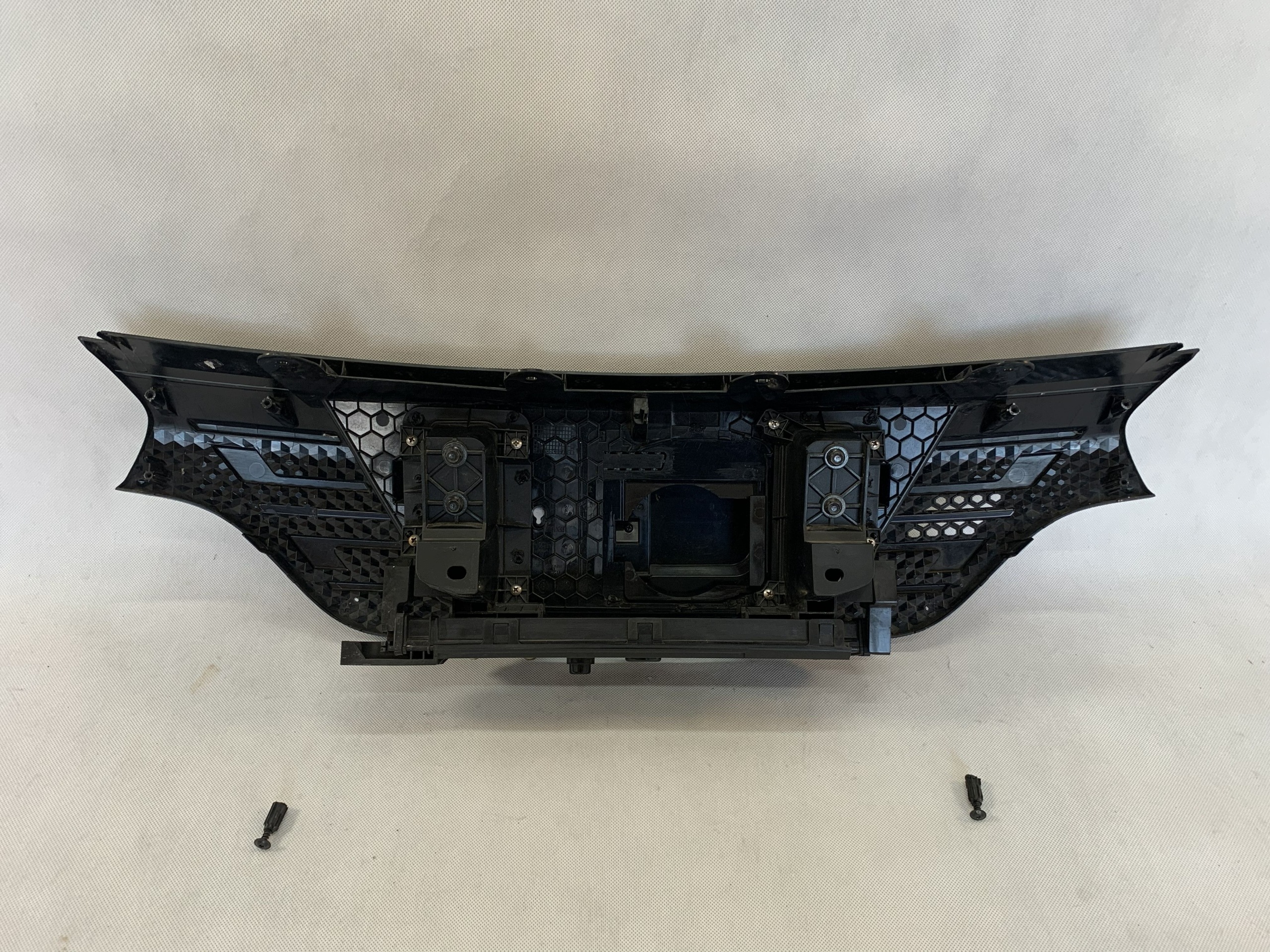 maska dvířka ladowania Dacia Spring 20r 623105273R 05.26