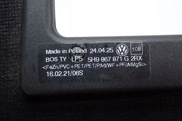VW GOLF VIII 8 KOMBI blinds boot