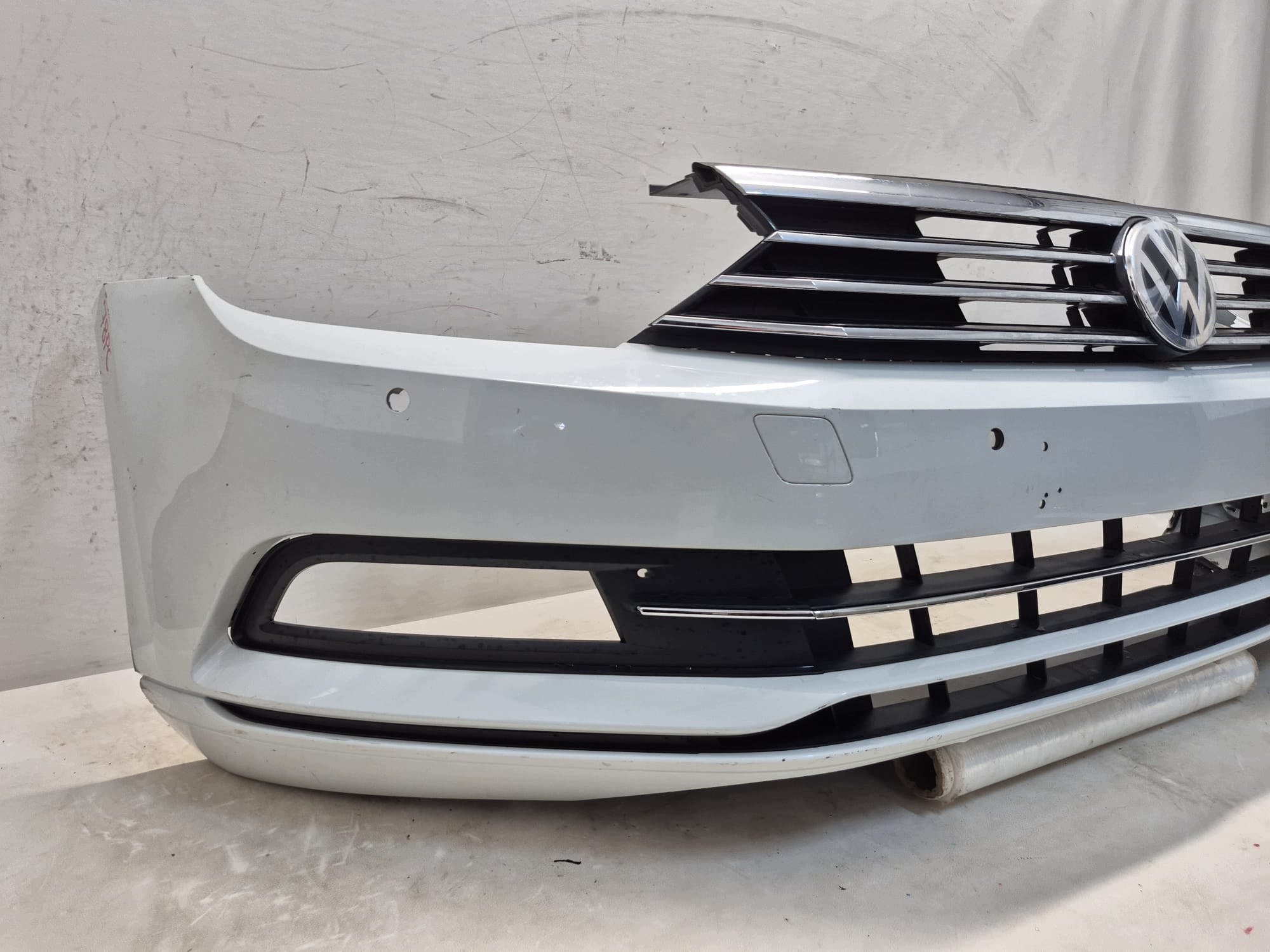 VW PASSAT B8 14-19 bumper front front 4XPDC 3G0807221