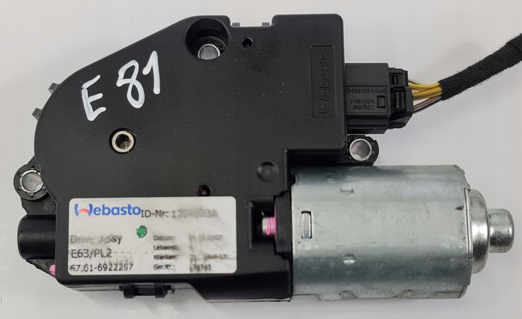 SILNICZEK SZYBERDACHU BMW 1 E81 6922257