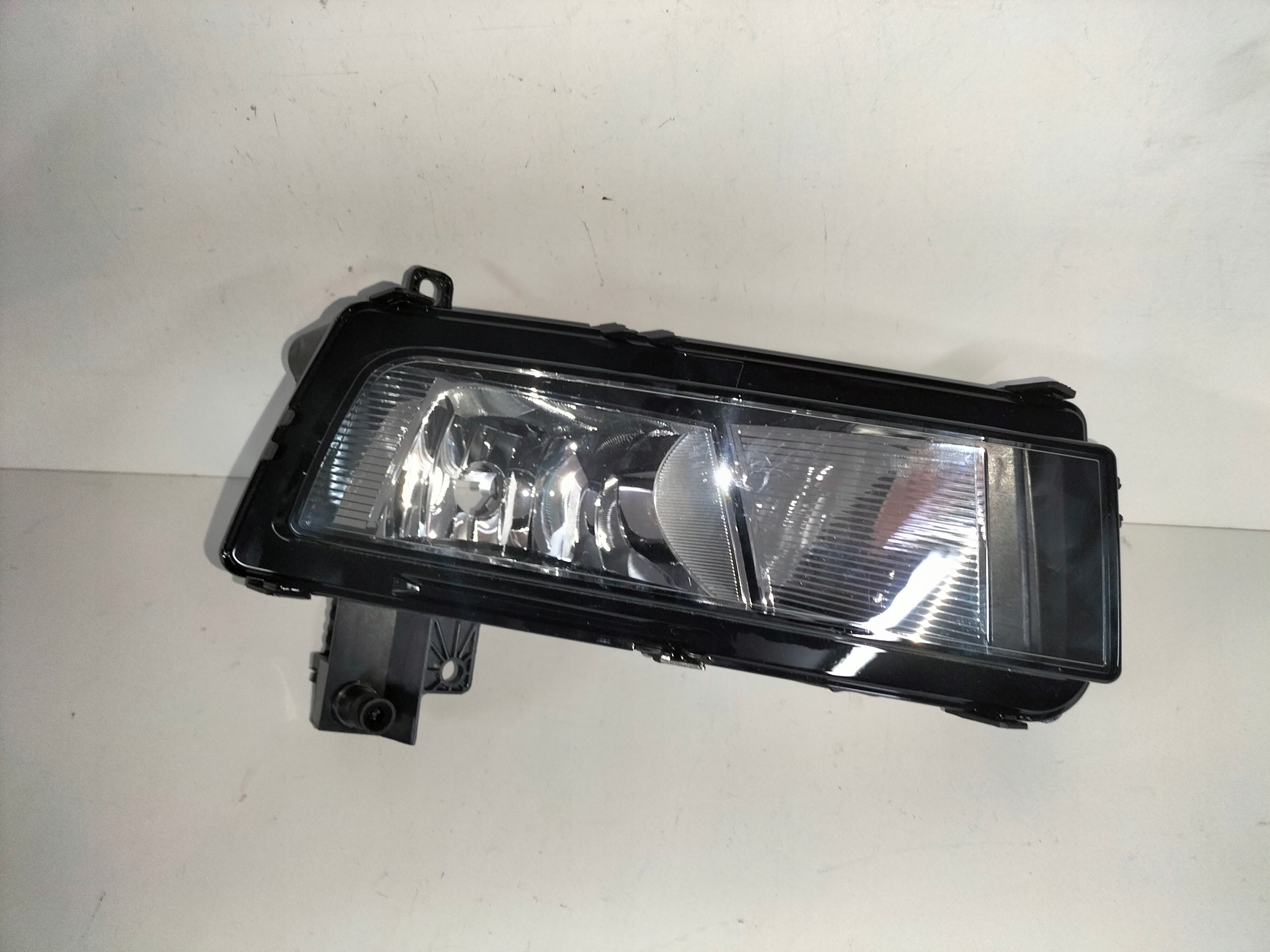 fog light light right VW TOURAN III 15