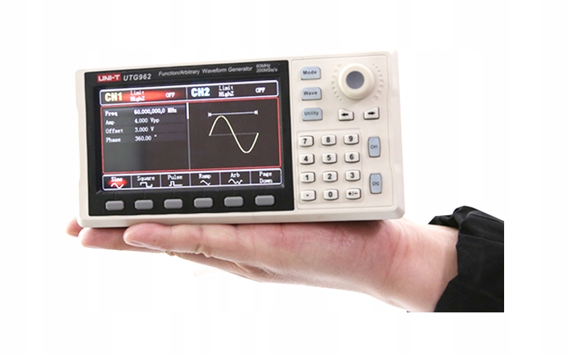 Generator funkcyjny UTG932E 30MHz 200MSa/s Stan opakowania oryginalne
