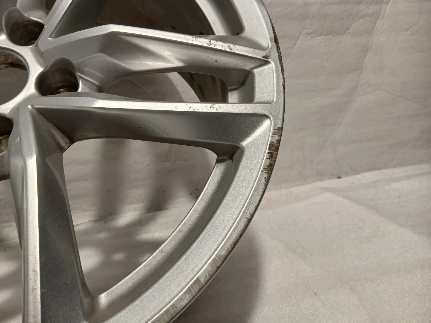 AUDI OE disk hliníkový 18" CALI 8W0601025HK