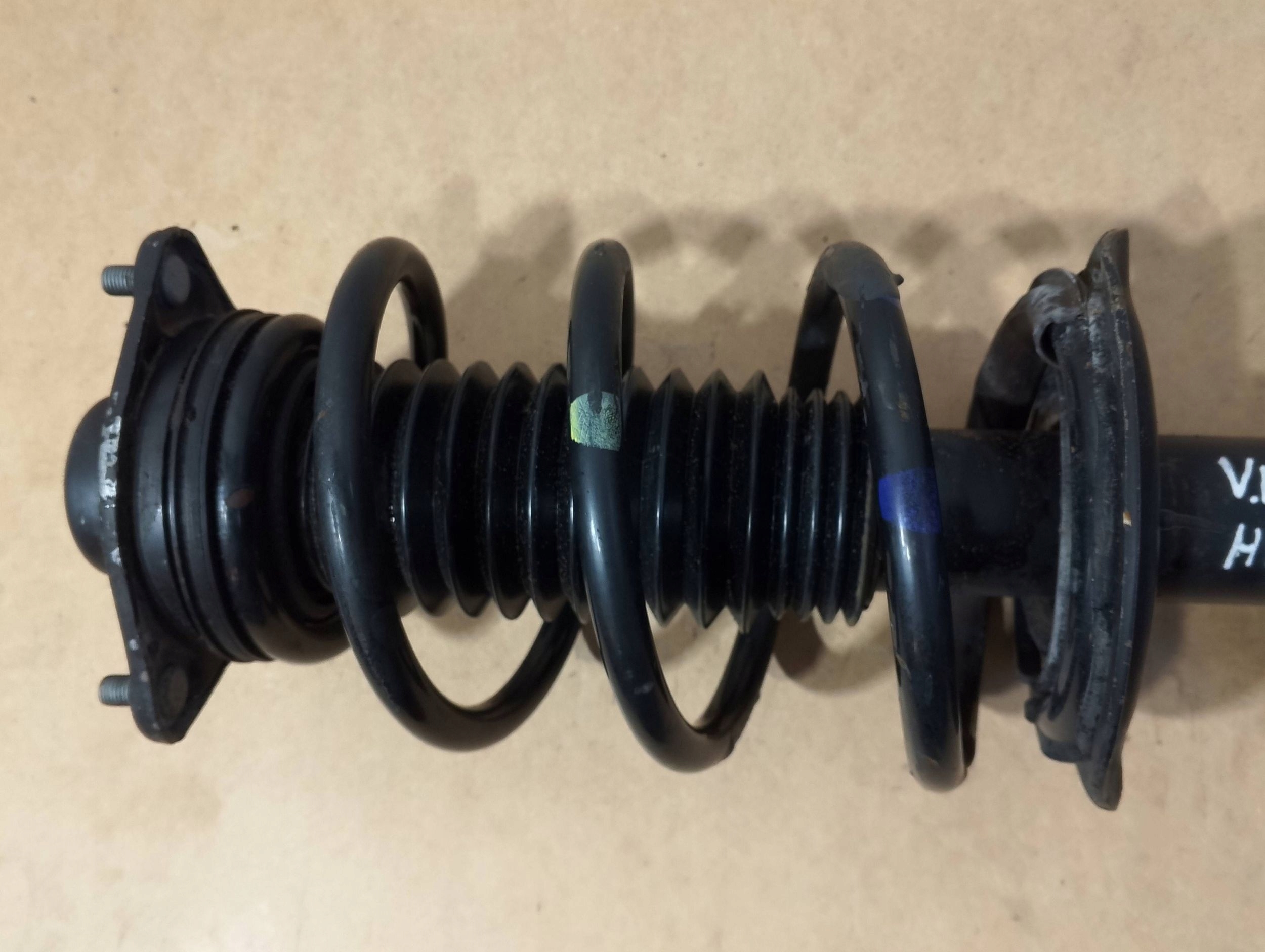 Hyundai IX35 shock absorber front left 546502Y360 (F385)
