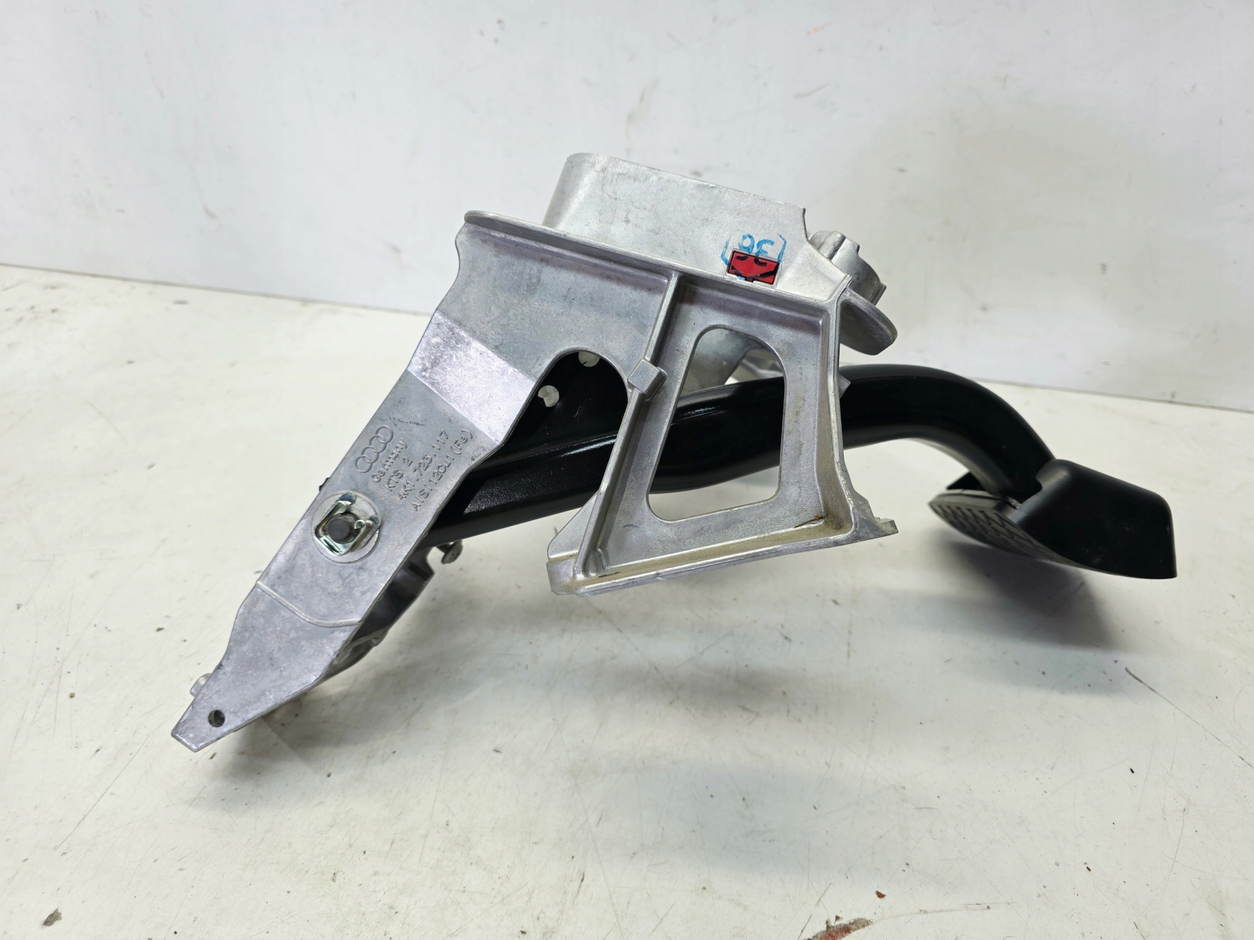 support PEDALOW brakes gas AUDI A6 C8 A7 4K1723117