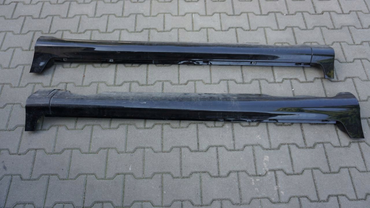 VOLVO XC60 LIFT - moulding threshold right 452