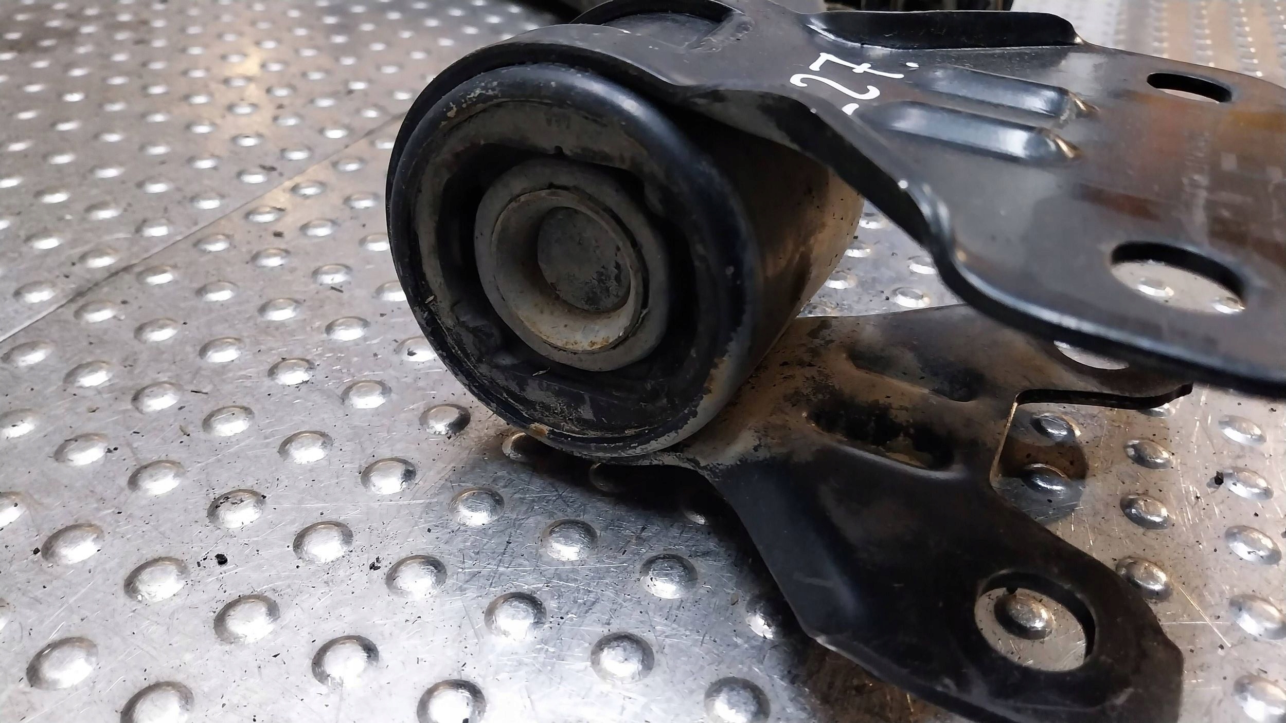arm left front AV61-3A262-DA VOLVO V40 II LIFT (2016-2019) 2.0 D2