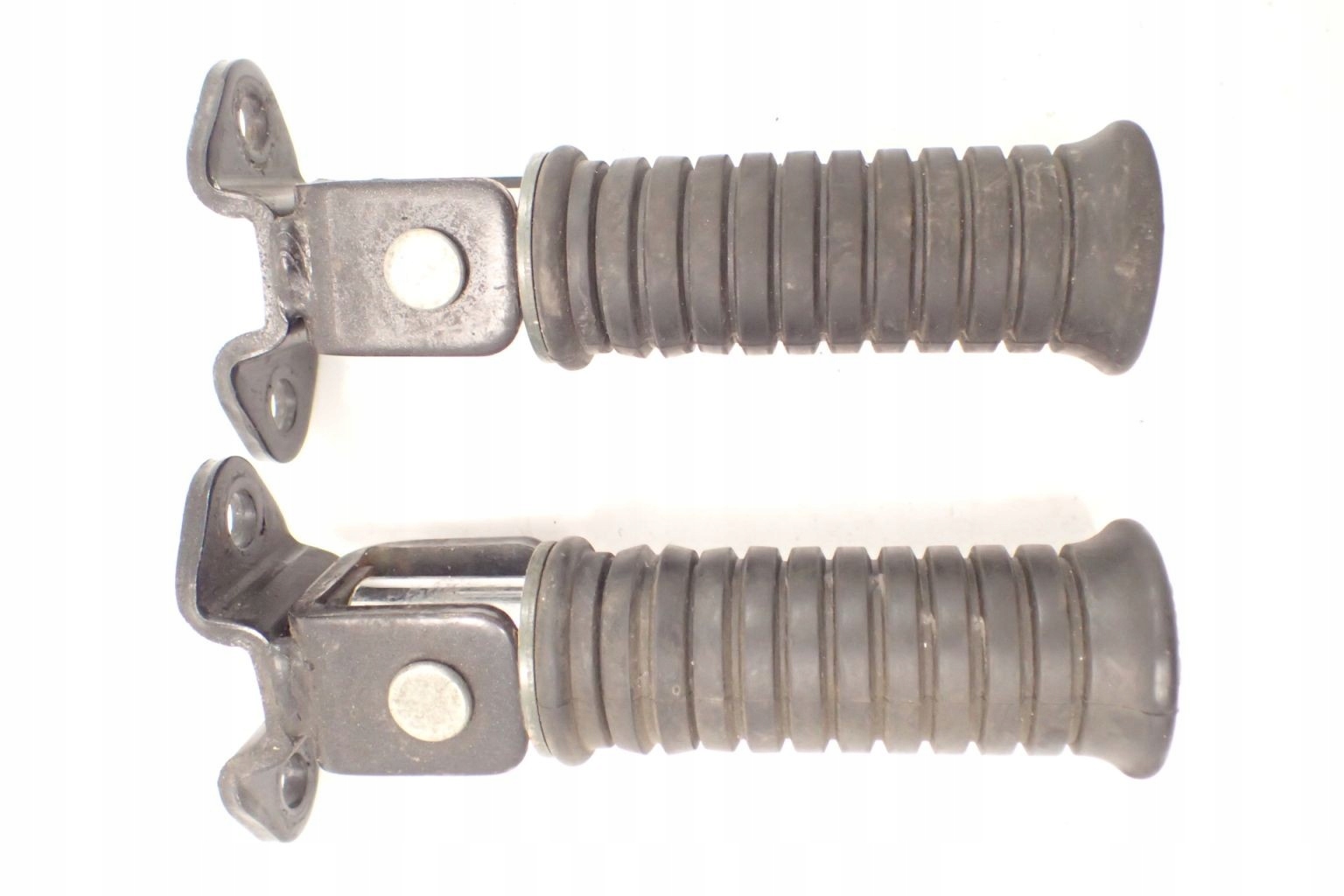 134688-1111 - Kawasaki VN 900 Vulcan Set підніжка пасажира задня