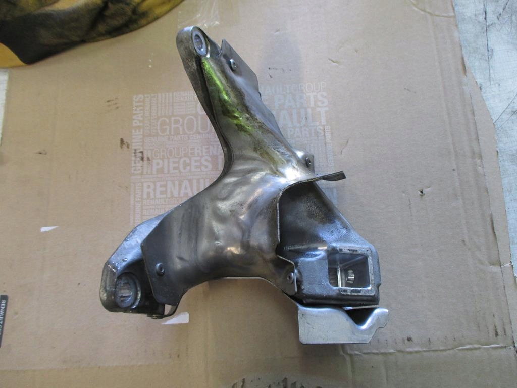 BMW F01 740 3.0i 08-15 ŁAPA SILNIKA 6777618