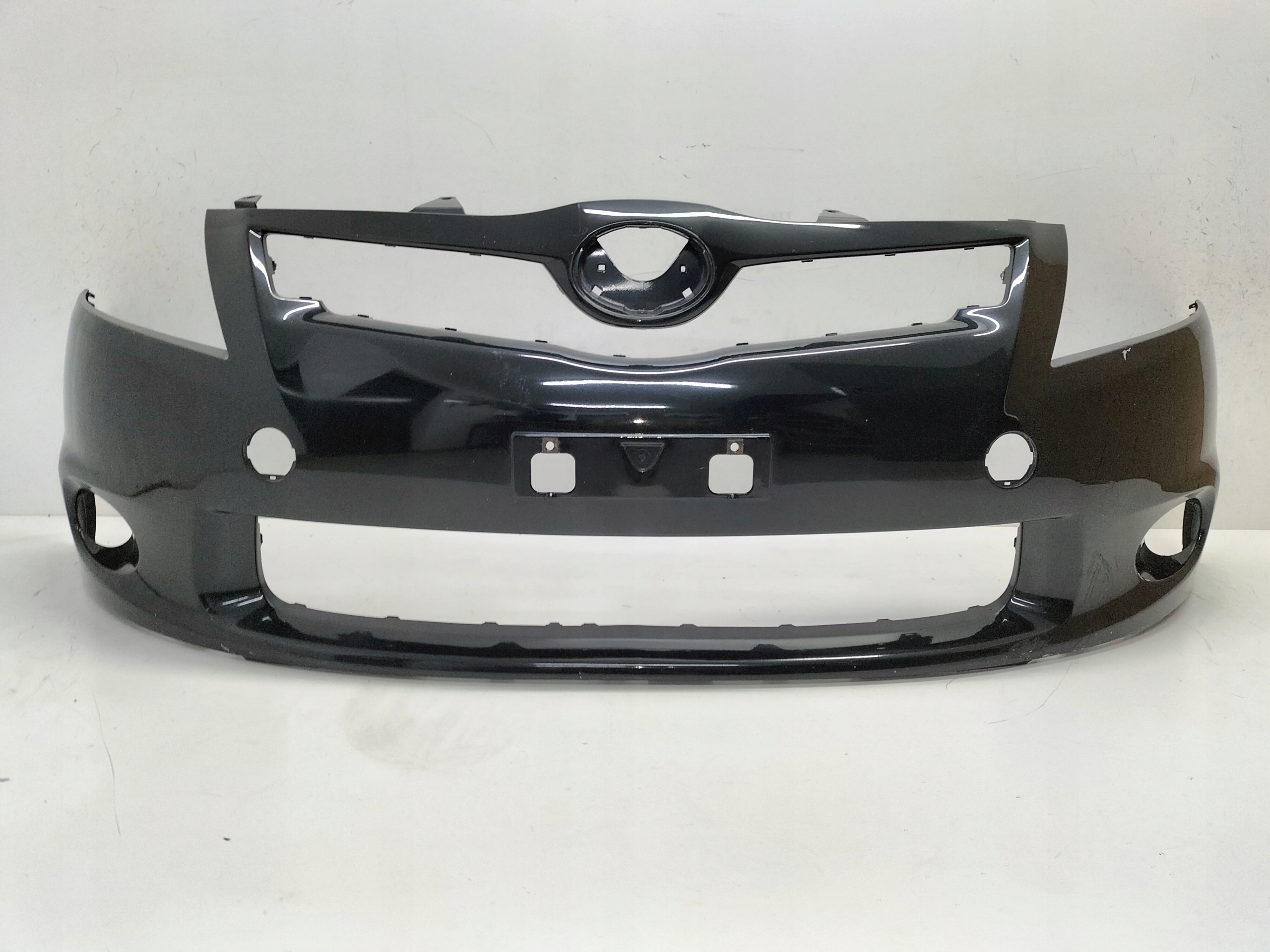 front bumper front TOYOTA AURIS and LIFT 09-12