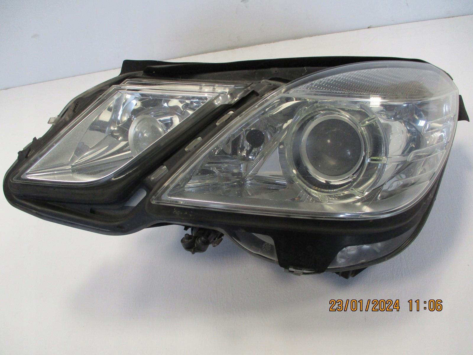 light left Mercedes E klasa 212 A2128201959 ANGLIK