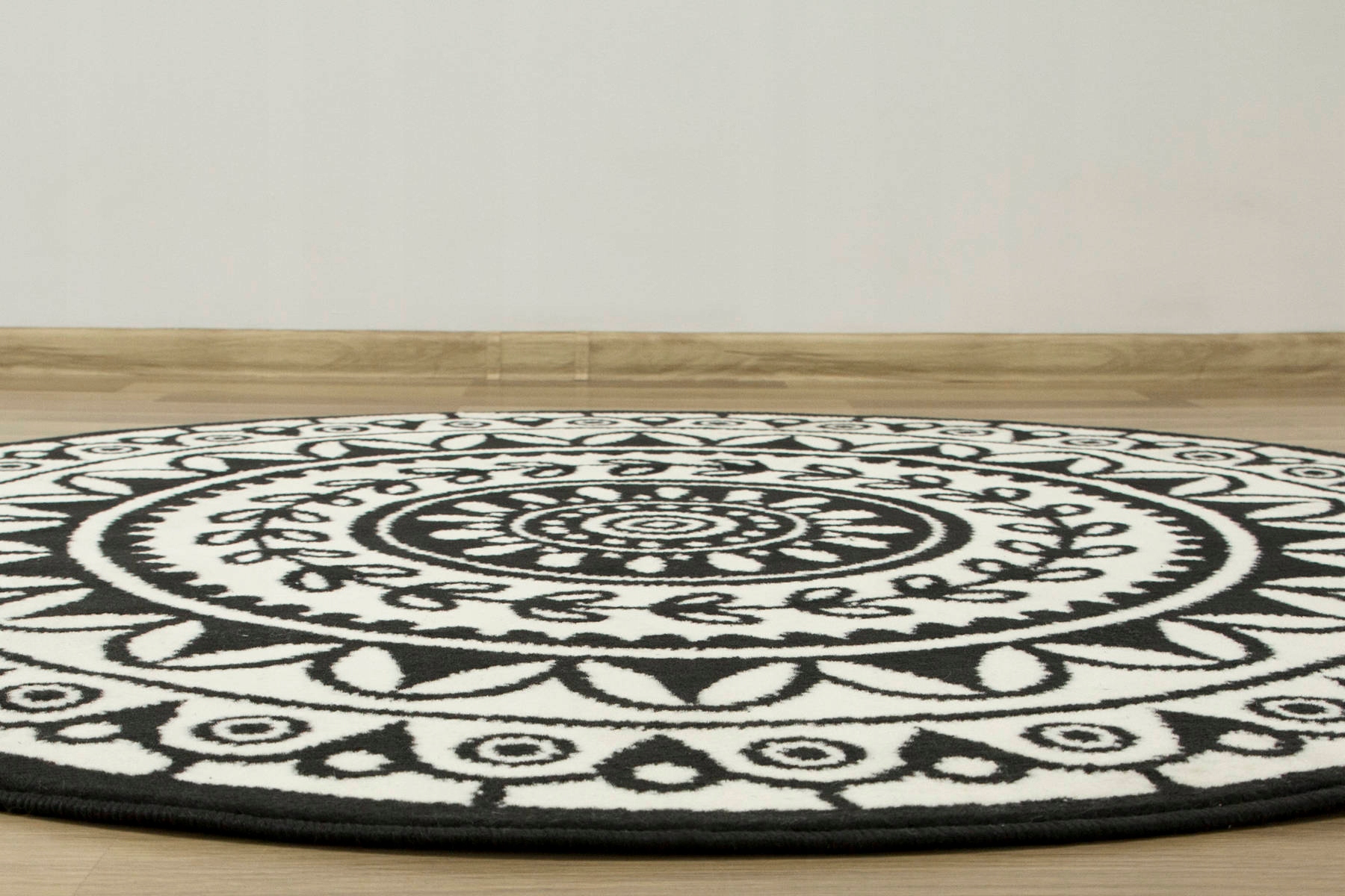 DYWAN CZARNY OKRĄGŁY MANDALA ORNAMENT ROŚLINNY STYL BOHO LUNA śr. 160 cm Marka VANHOUTTE